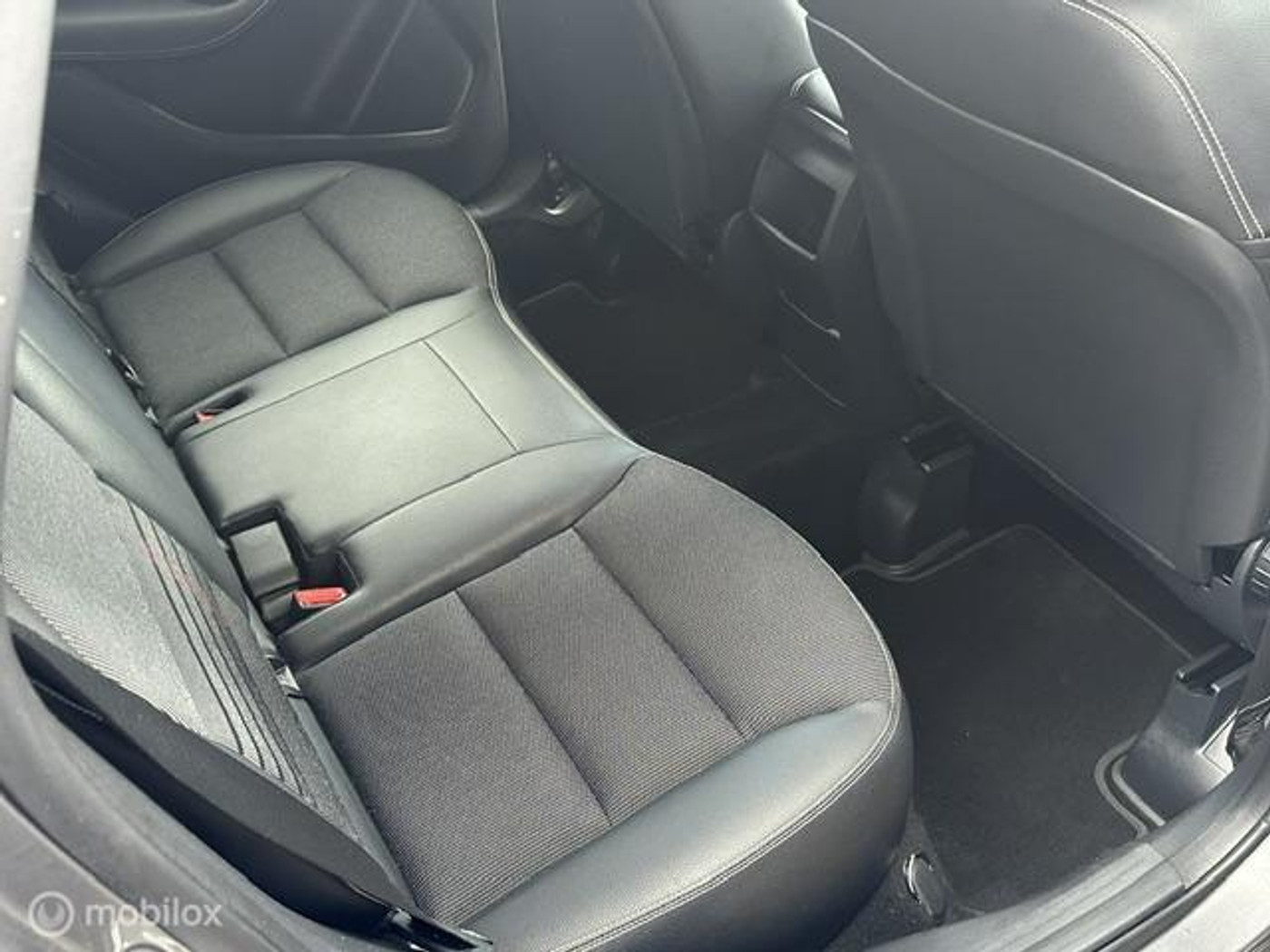 Foto van Mercedes-Benz B 200