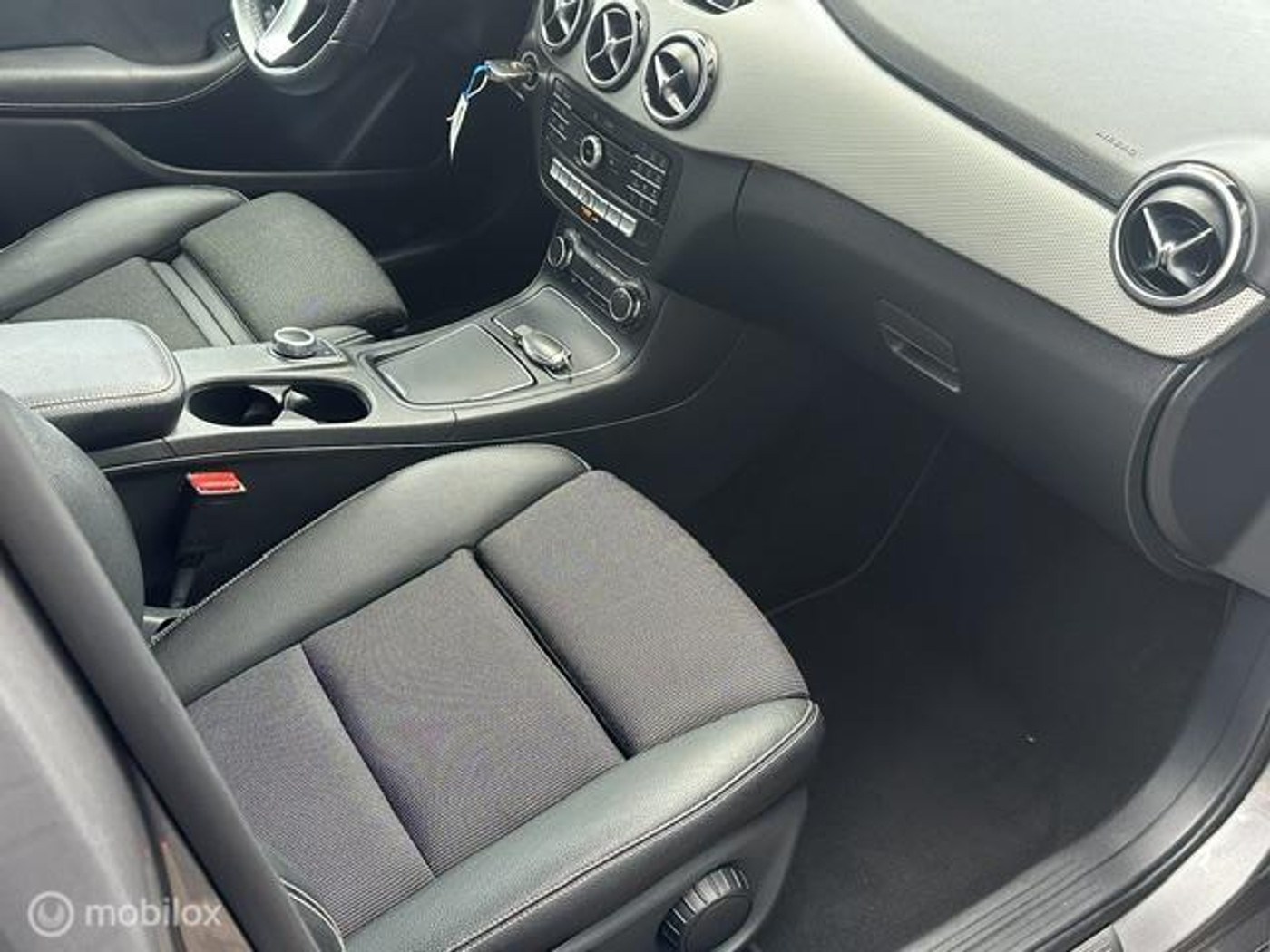 Foto van Mercedes-Benz B 200