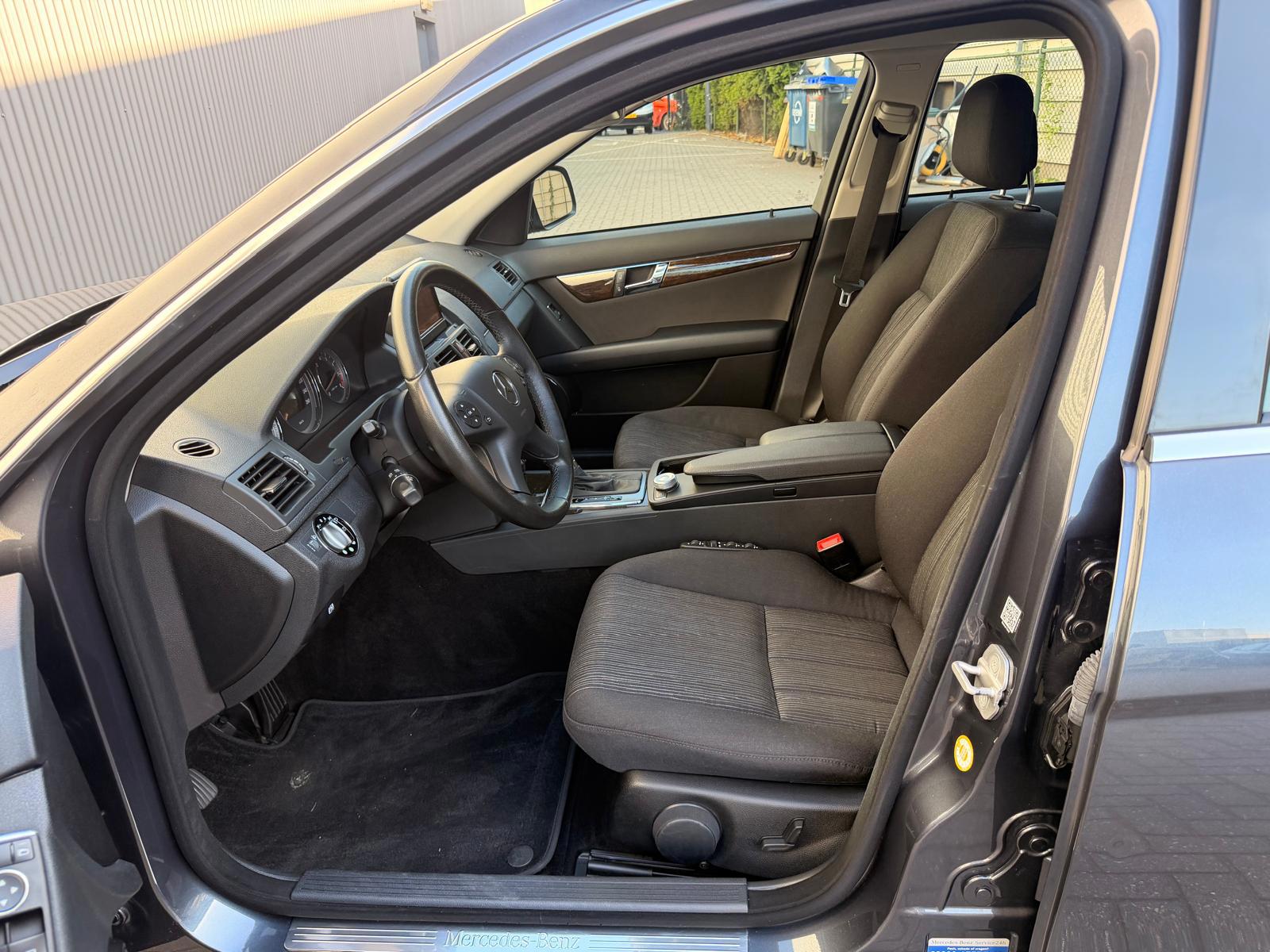 Foto van Mercedes-Benz C 180 Kompressor