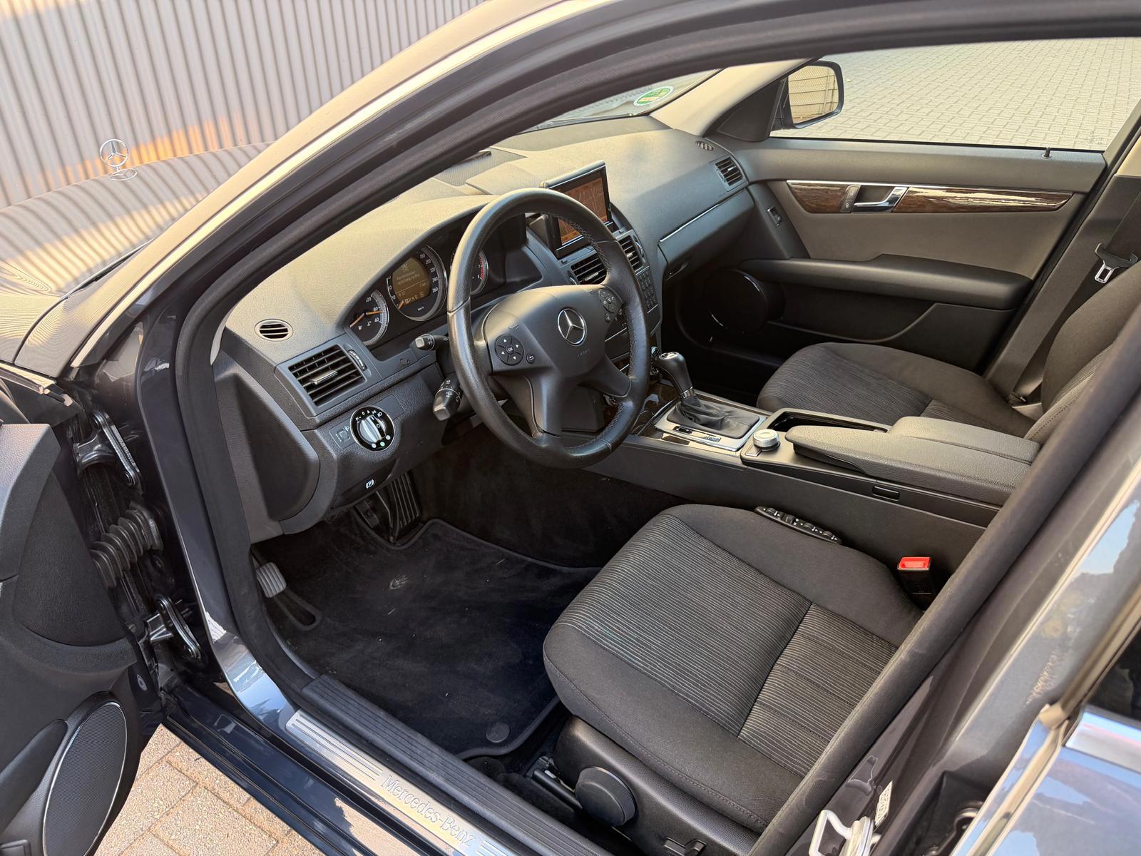 Foto van Mercedes-Benz C 180 Kompressor