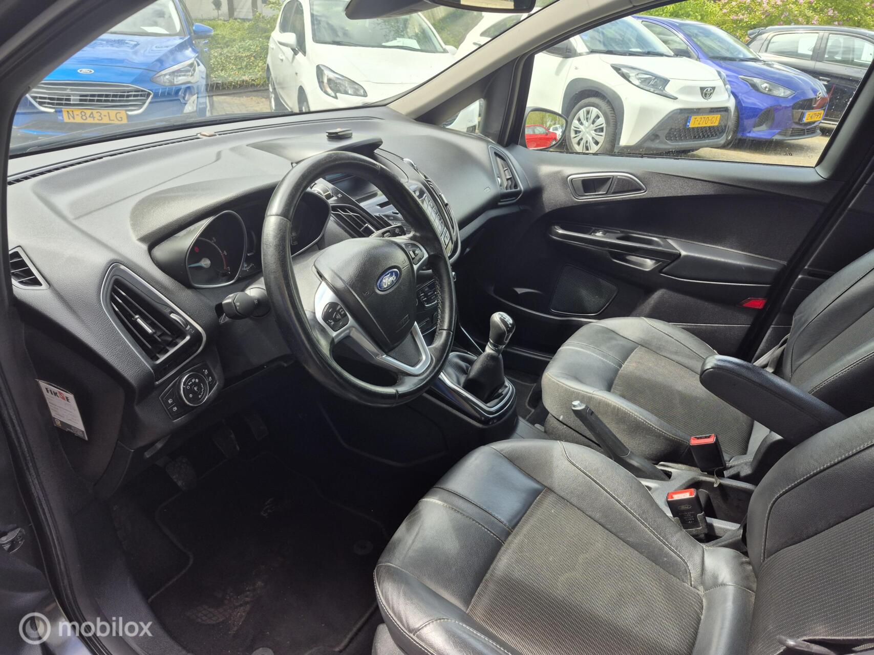 Foto van Ford B-max