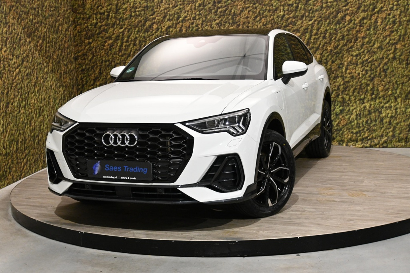 Audi Q3 Sportback E-tron 45 TFSI e S Edition | NAVI | PANORAMA | TREKHAAK | CAMERA 2021 - voorkant