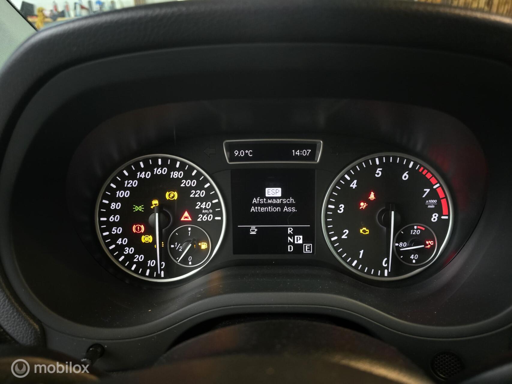 Foto van Mercedes-Benz B 180