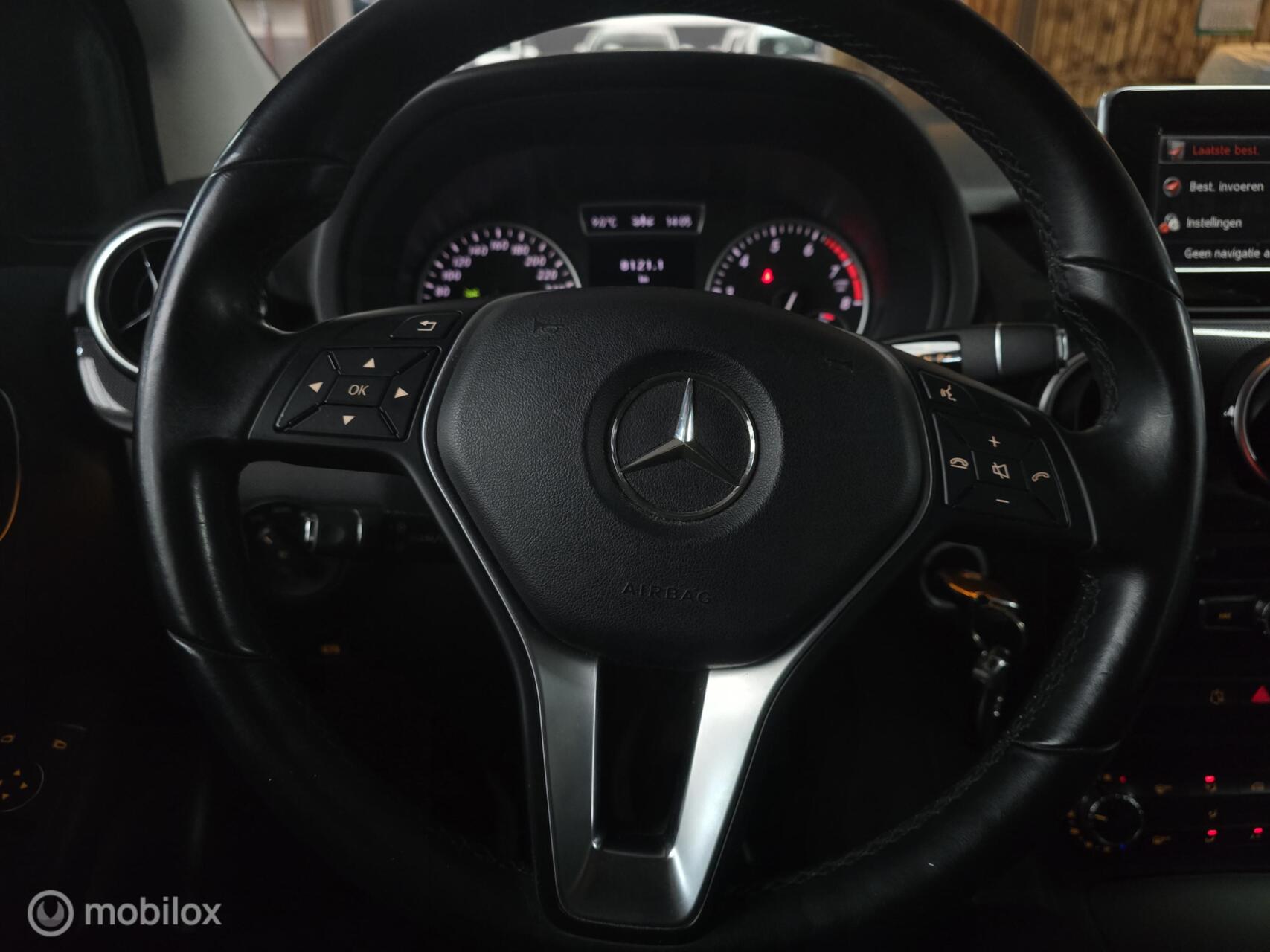 Foto van Mercedes-Benz B 180
