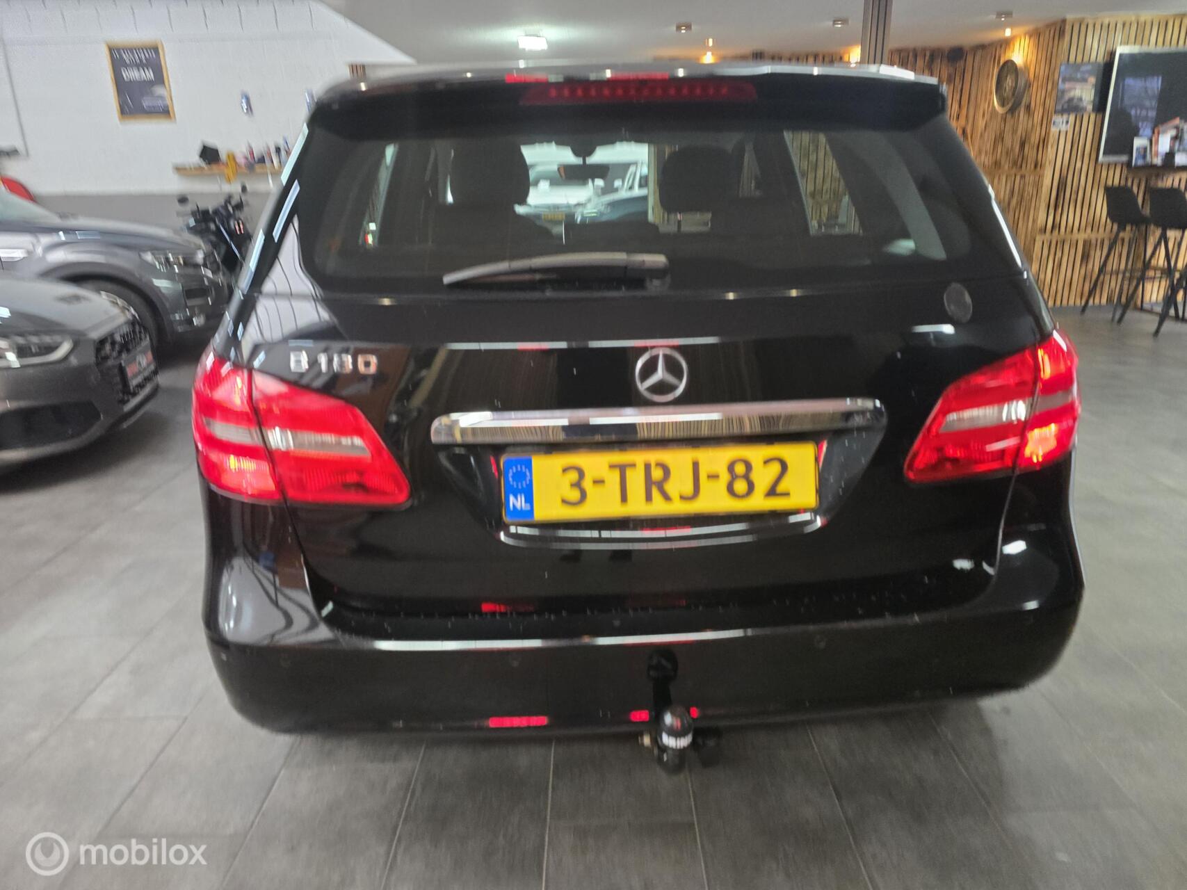 Foto van Mercedes-Benz B 180