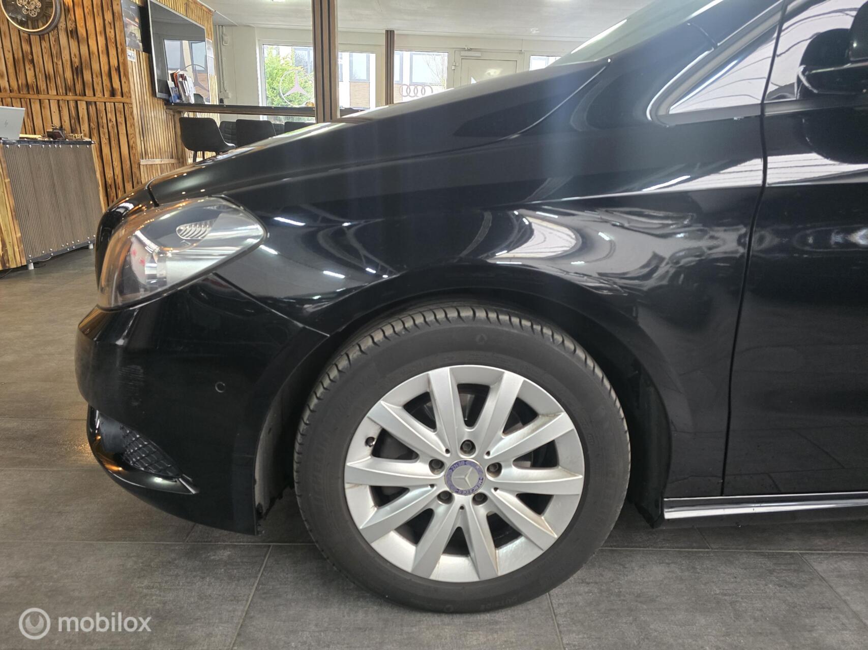 Foto van Mercedes-Benz B 180