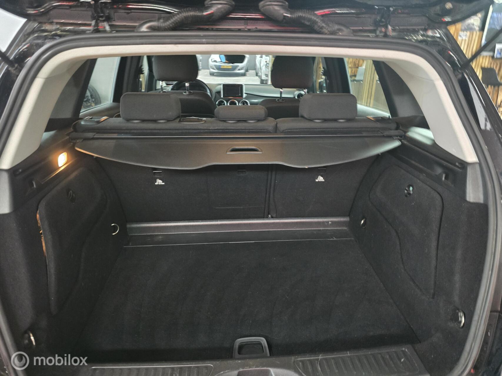 Foto van Mercedes-Benz B 180