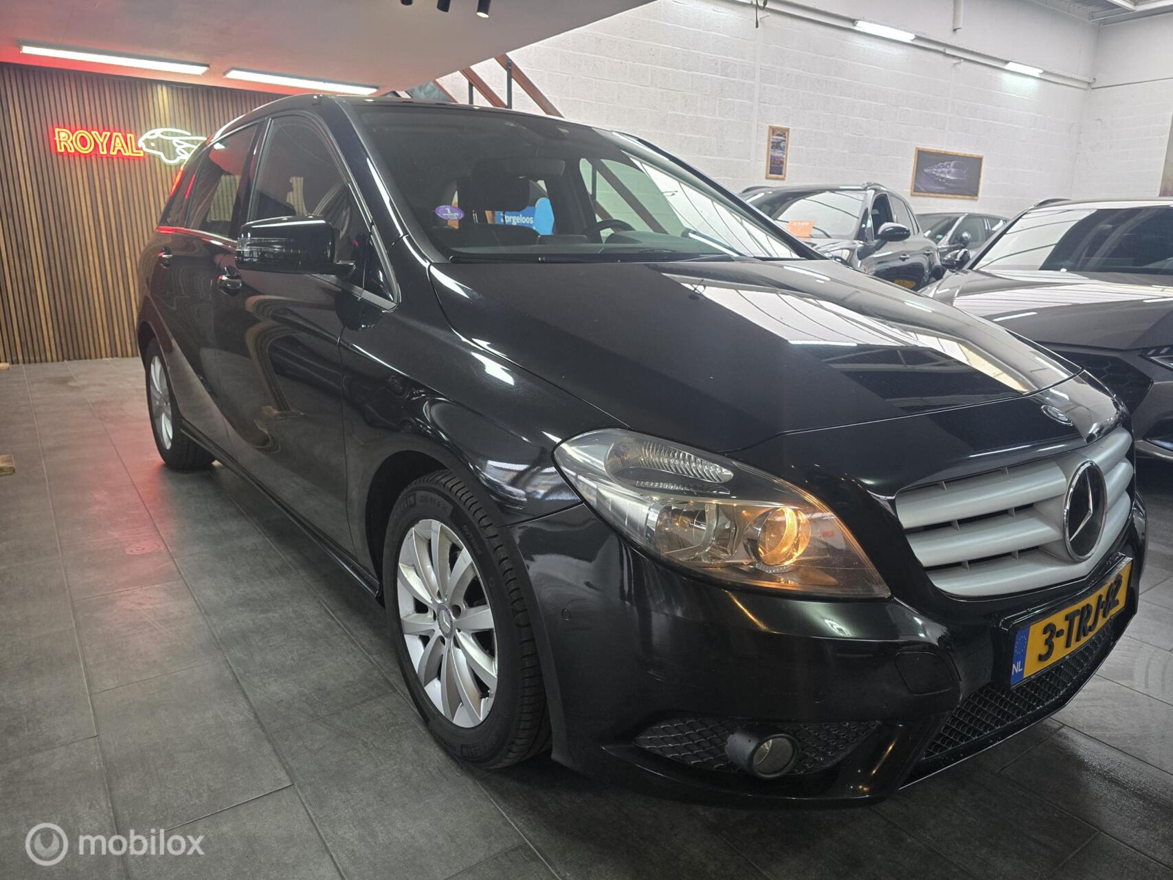 Foto van Mercedes-Benz B 180