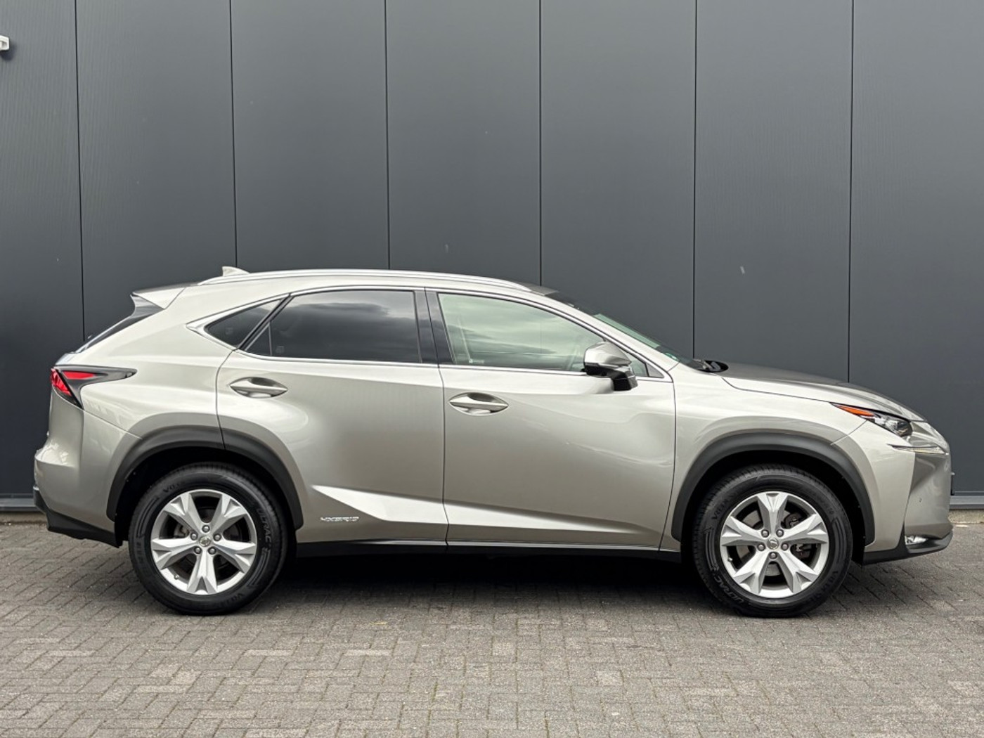 Foto van Lexus Lexus Nx300h