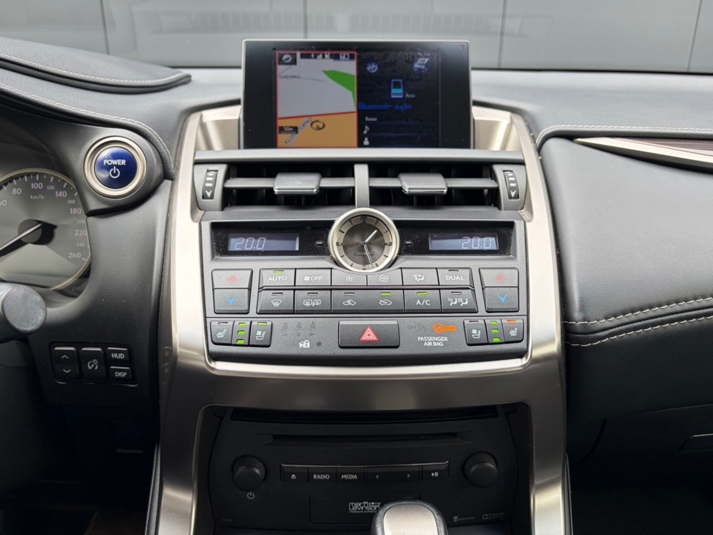 Foto van Lexus Lexus Nx300h