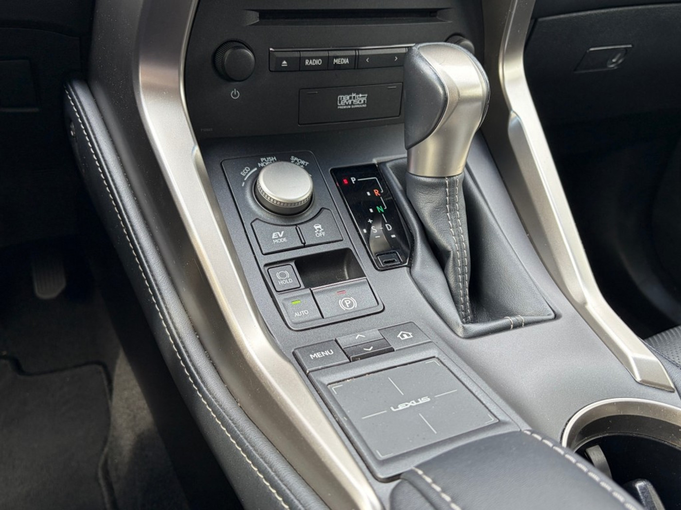 Foto van Lexus Lexus Nx300h