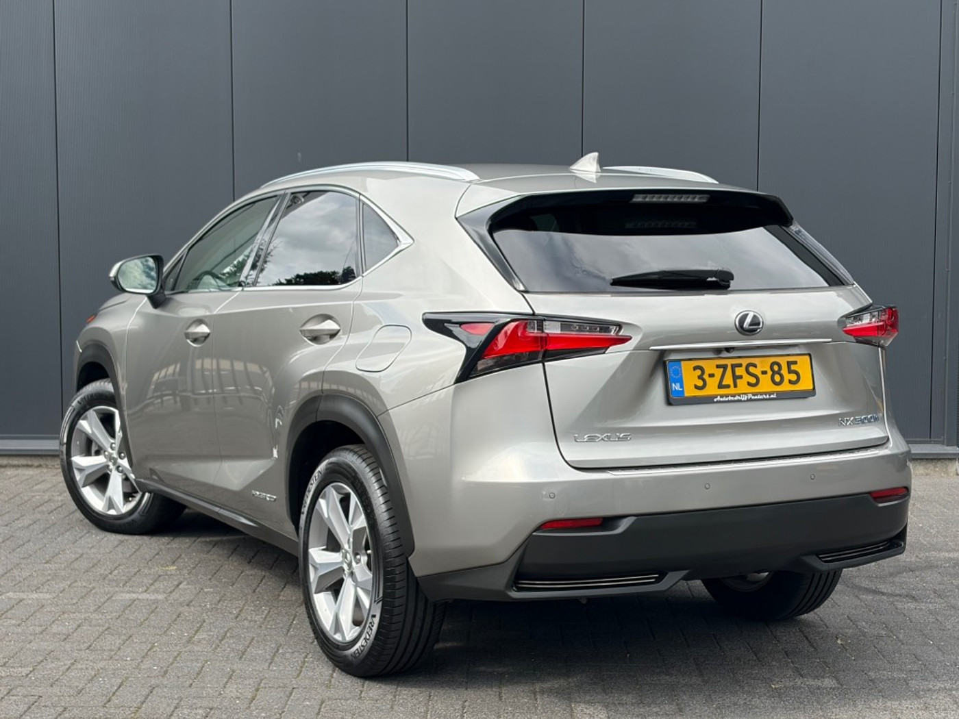 Foto van Lexus Lexus Nx300h