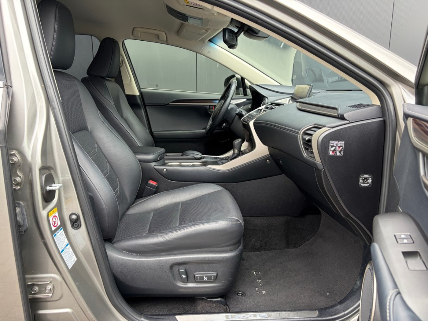 Foto van Lexus Lexus Nx300h