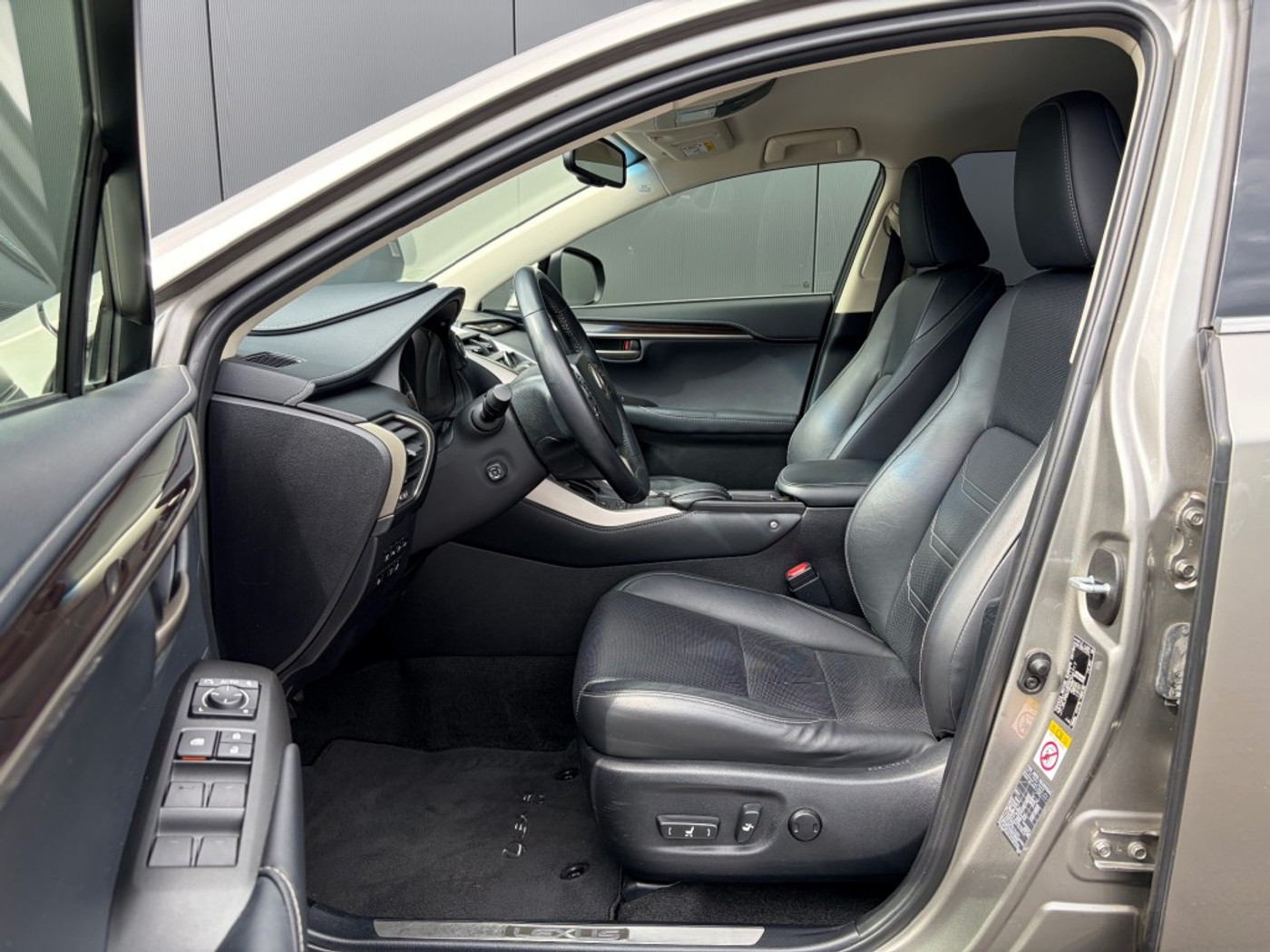 Foto van Lexus Lexus Nx300h