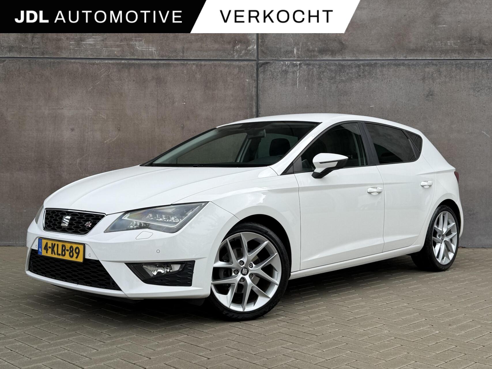 Seat Leon 1.4 TSI FR | Trekhaak | Navigatie | Full LED | Climate Control | Parkeersensoren | Dealer onderhouden 2013 - voorkant
