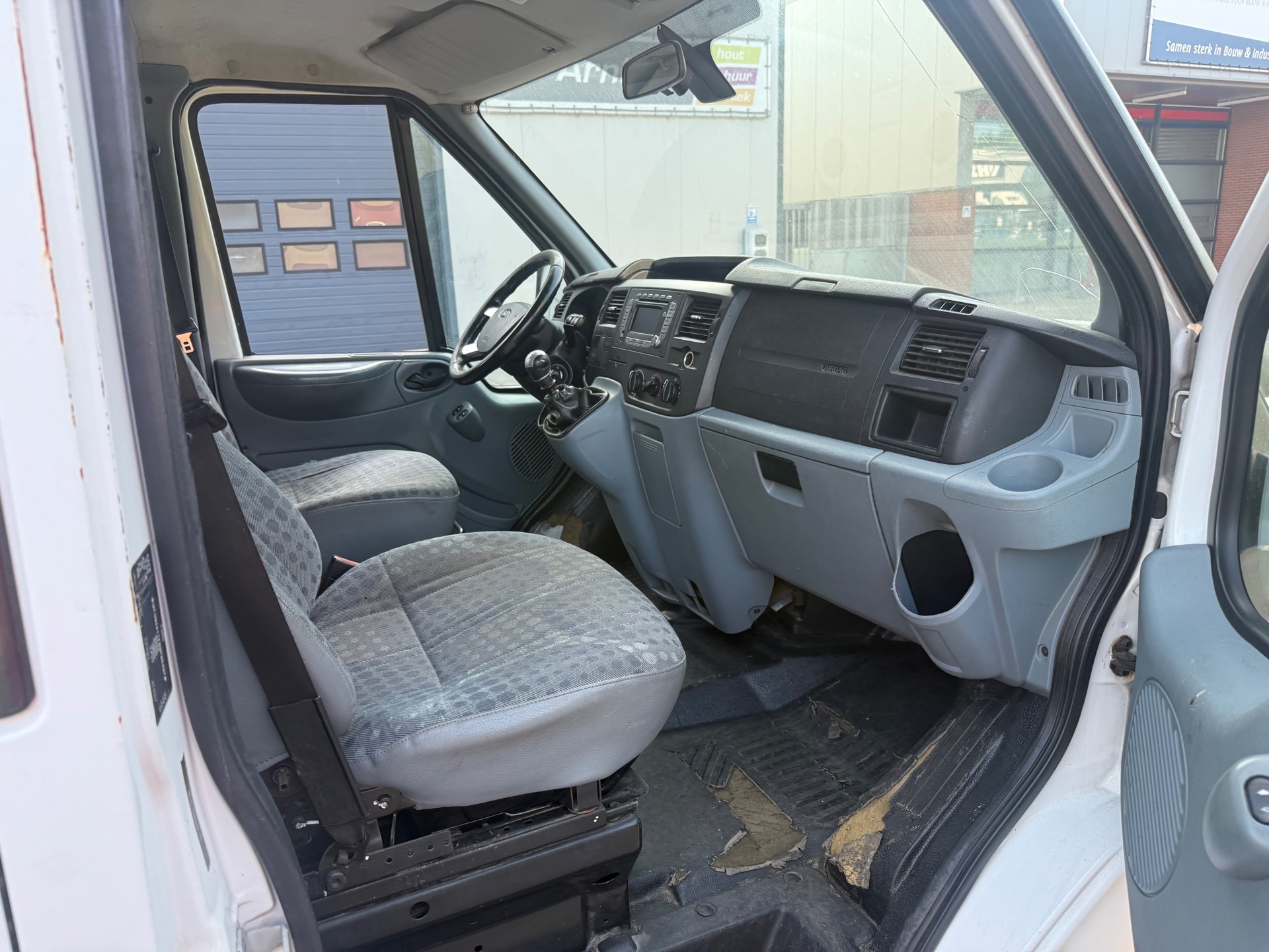 Foto van Ford Transit 350lef CDCLB 200dpf 4,10