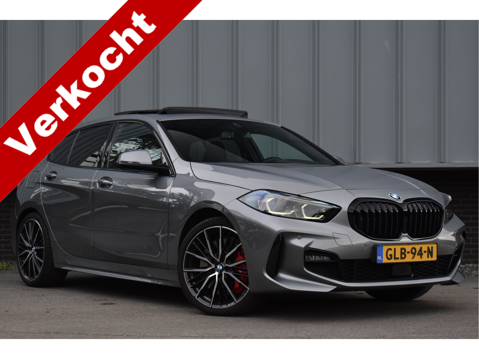 BMW 118i 118i M-Sport Pro | BOMVOL | Schaalstoel | Harman/Kardon | Head Up | Pano | Electr Stoel 2024 - voorkant