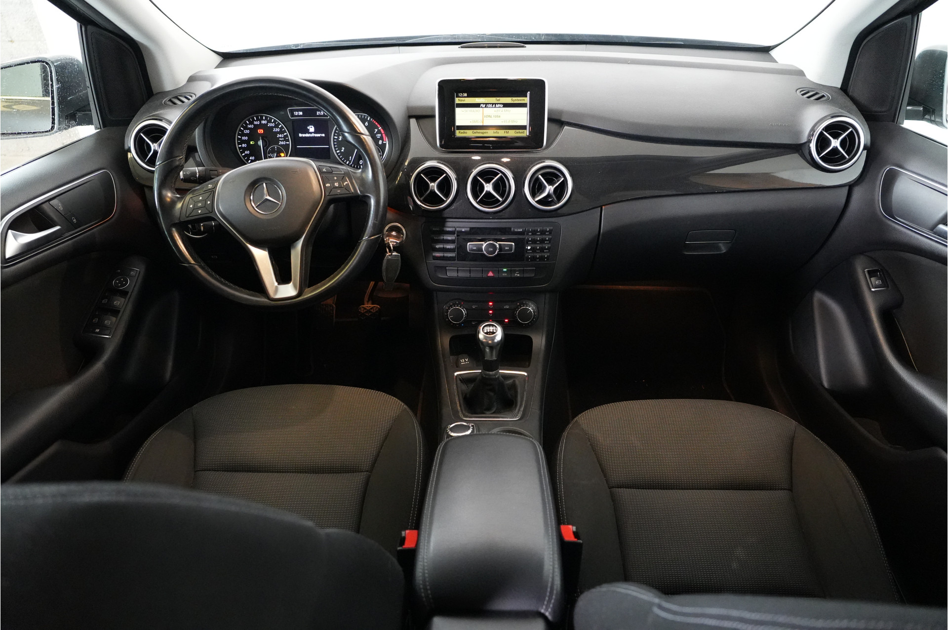 Foto van Mercedes-Benz B 180