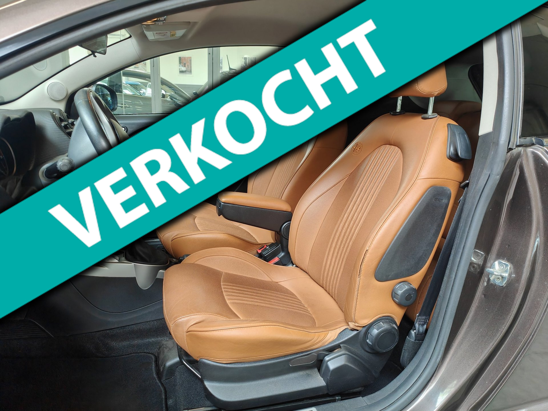 Alfa Romeo Alfa Mito 101-PK Esclusivo - Navi - Cognac leder 2014 - voorkant