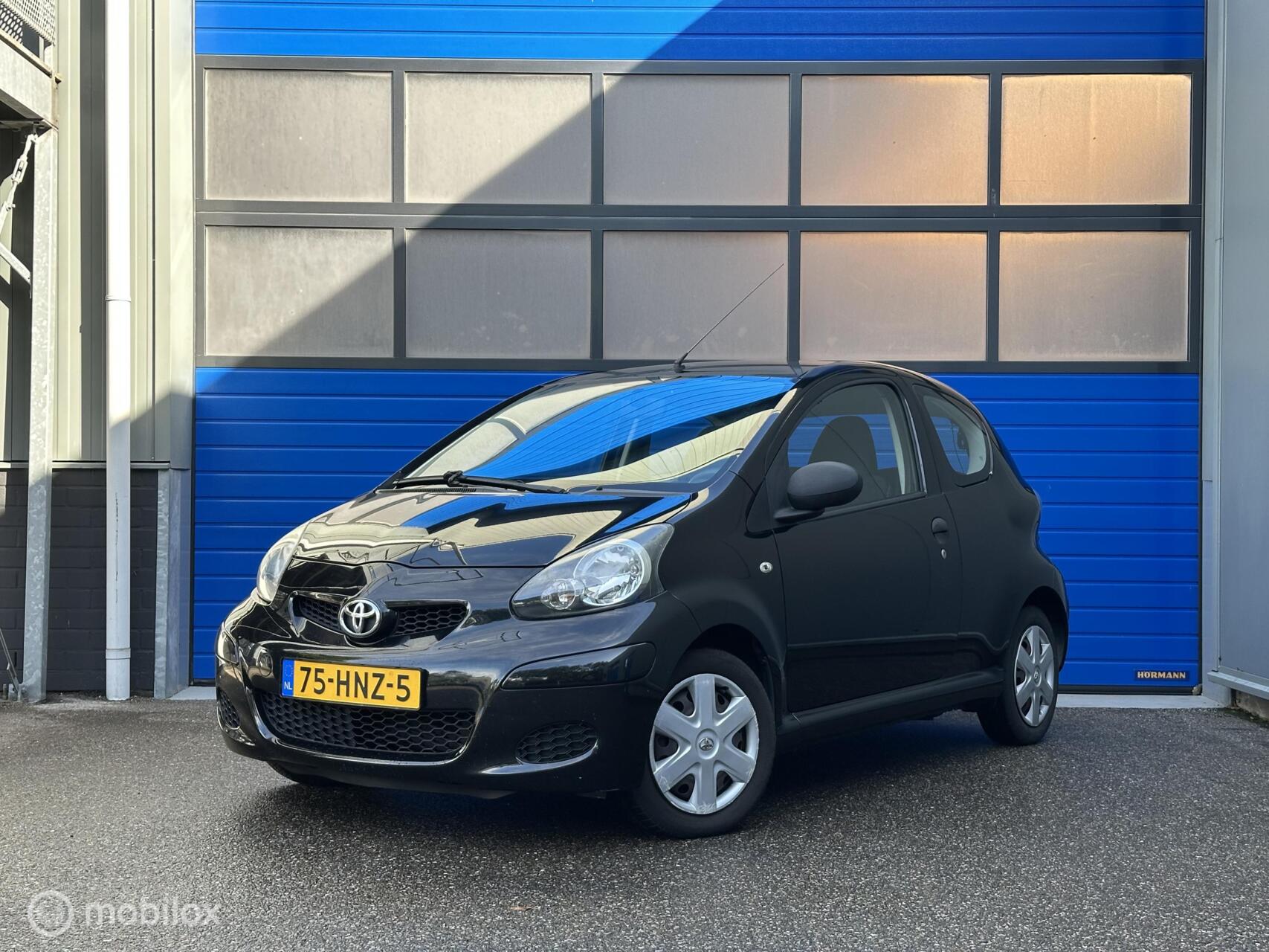 Toyota Toyota Aygo 1.0-12V Comfort | 2009 | All-season banden 2009 - voorkant