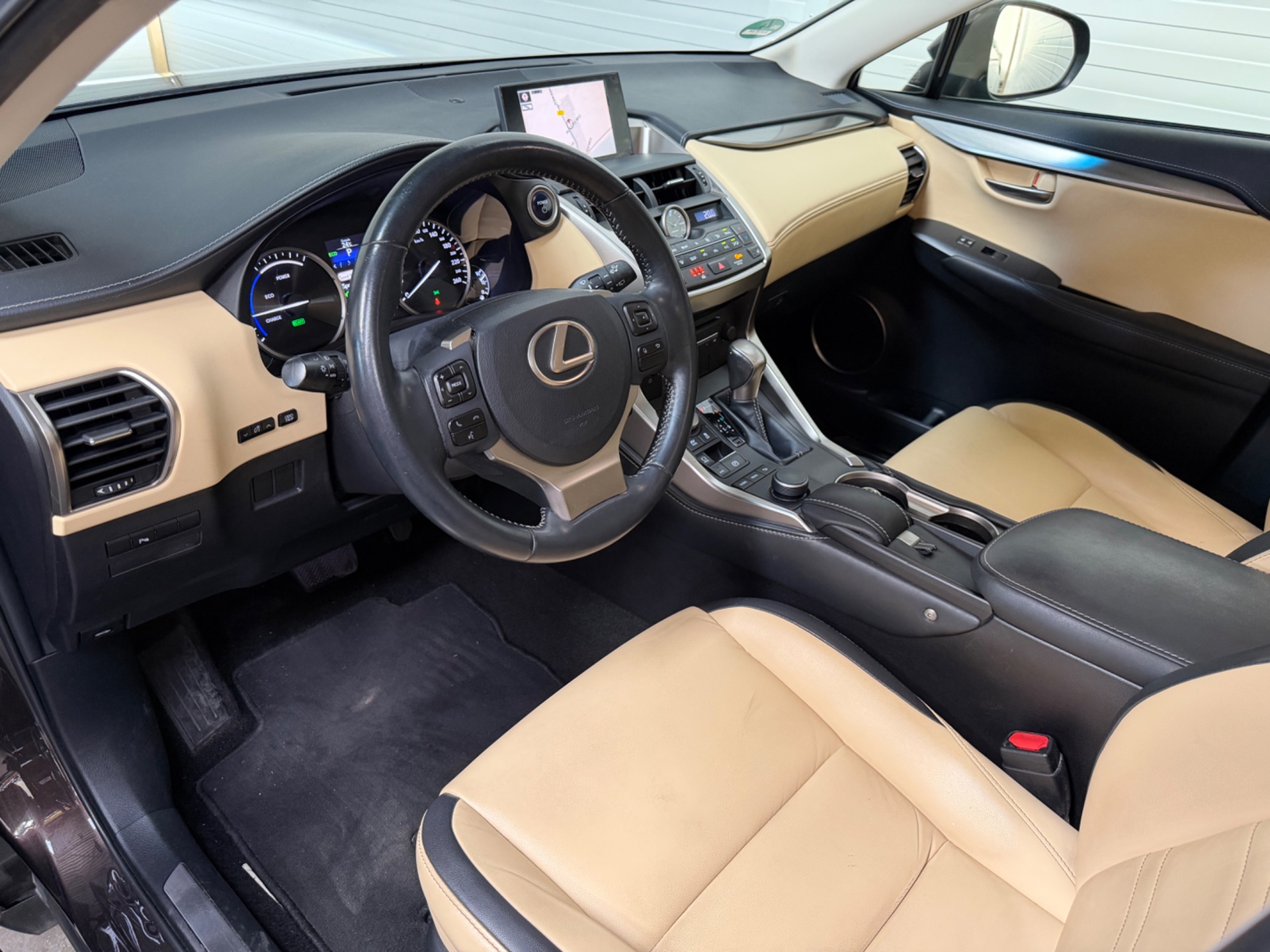 Foto van Lexus Lexus Nx300h