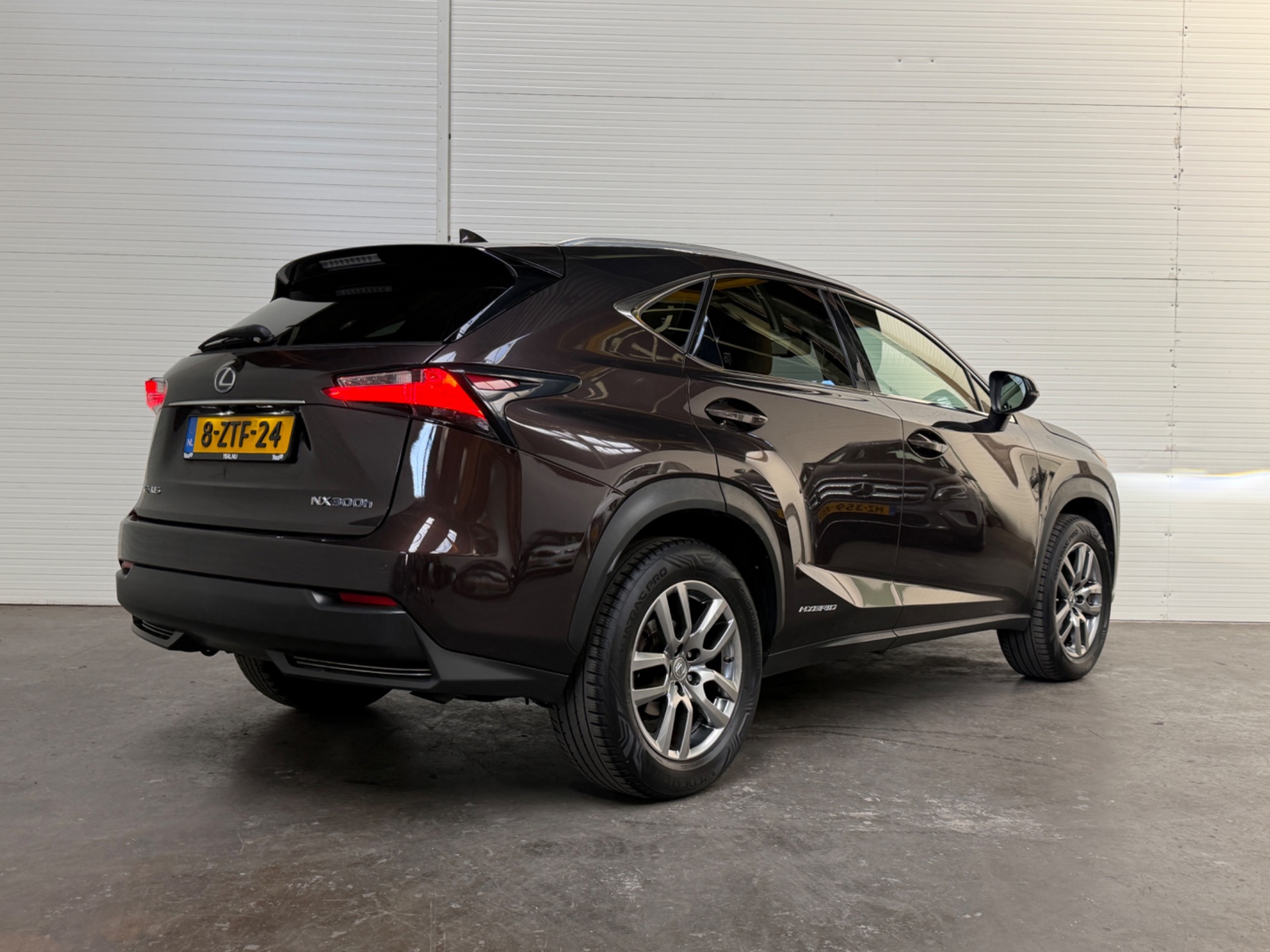 Foto van Lexus Lexus Nx300h