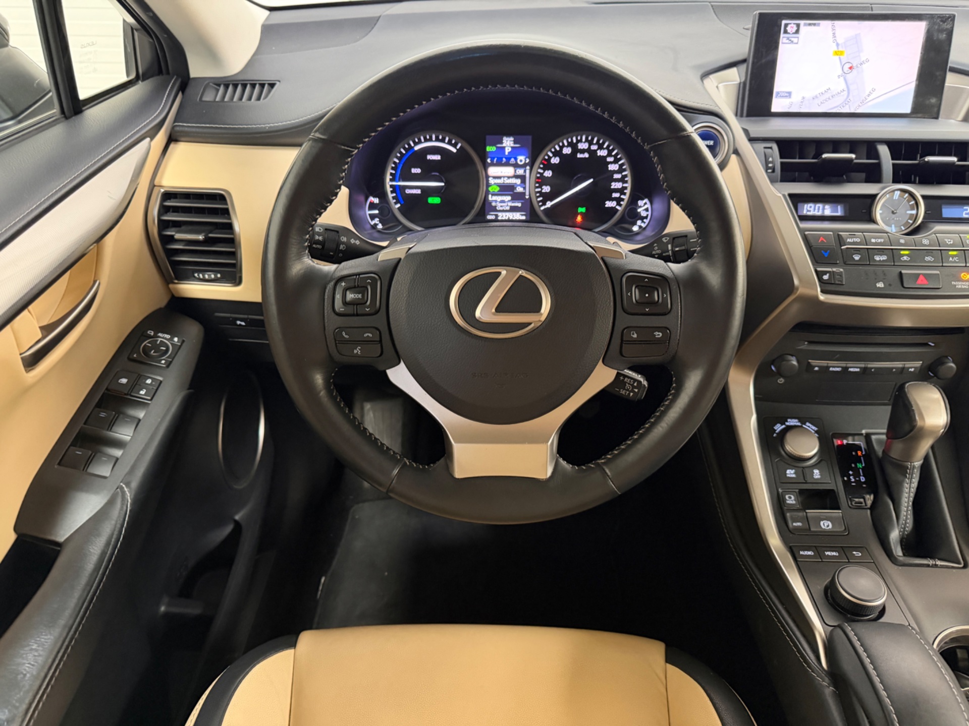Foto van Lexus Lexus Nx300h