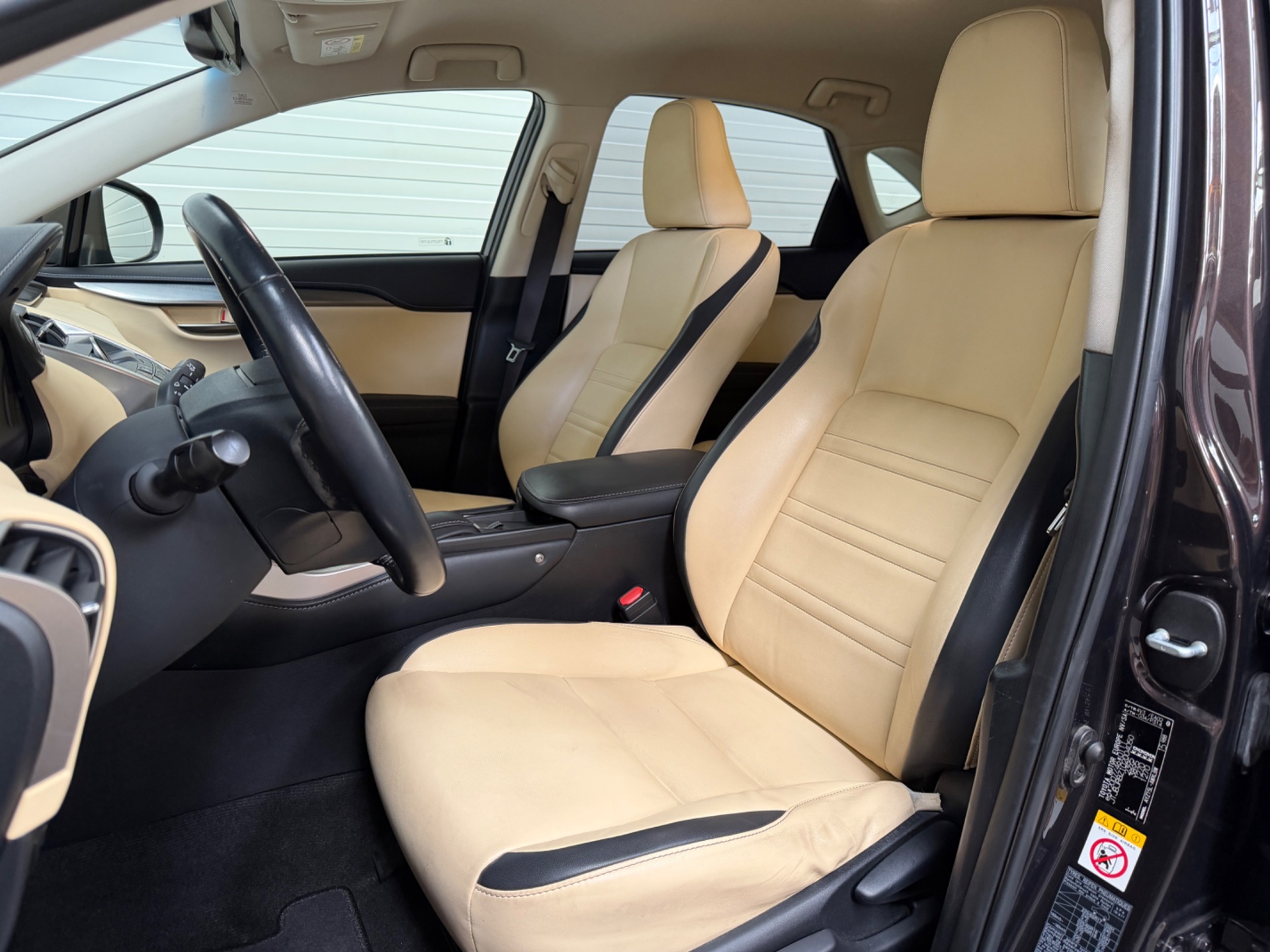 Foto van Lexus Lexus Nx300h