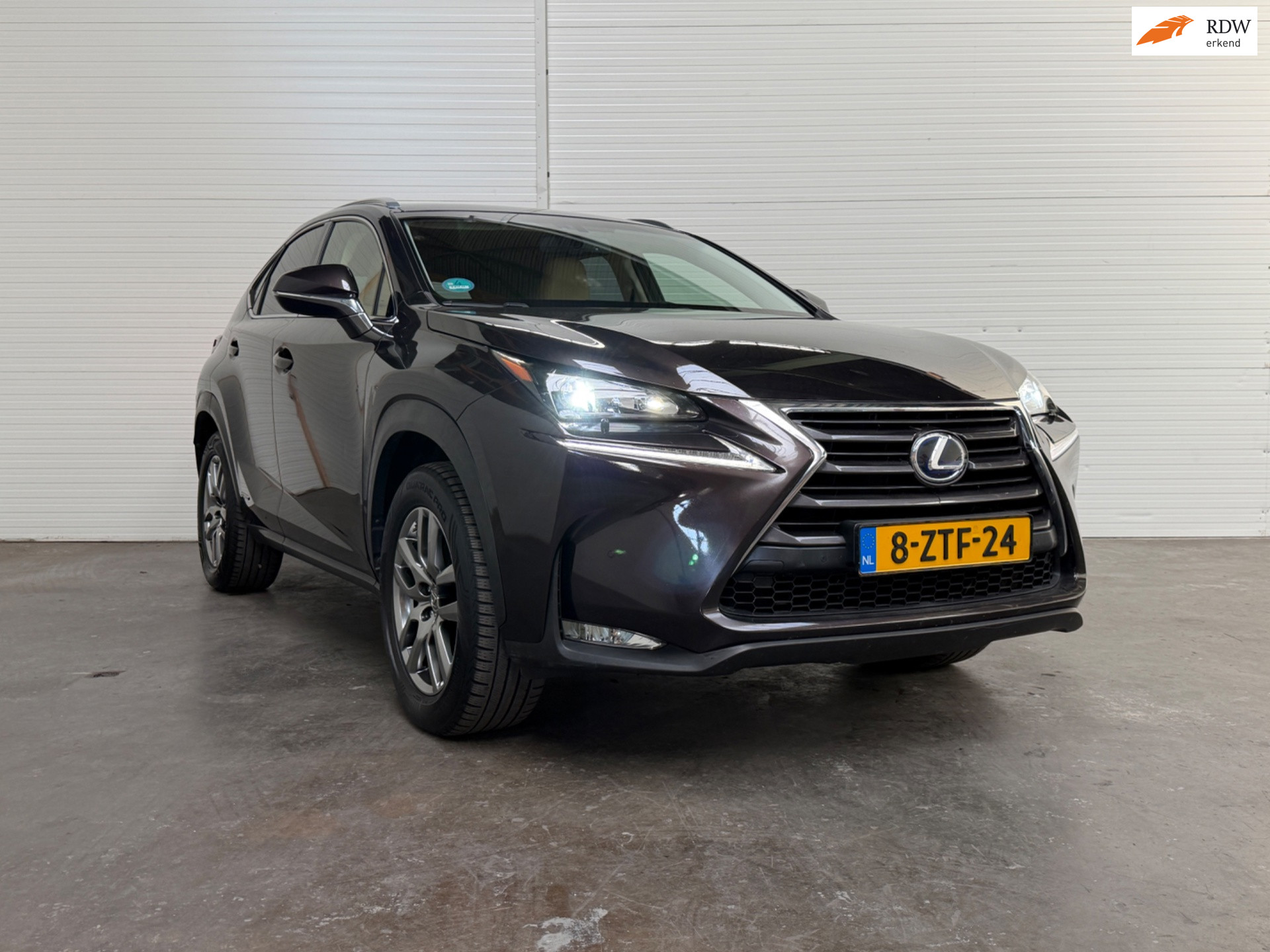 Lexus Lexus Nx300h 300h AWD Business Line Pro 2015 - voorkant