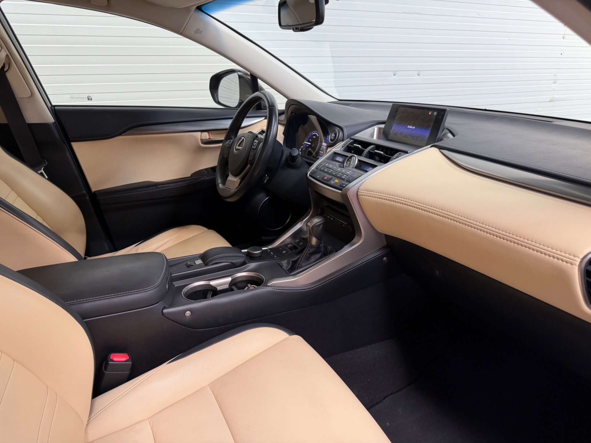 Foto van Lexus Lexus Nx300h
