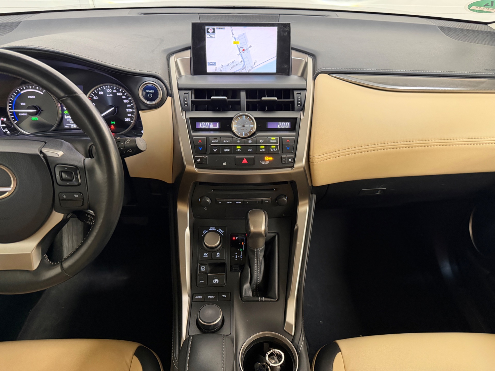 Foto van Lexus Lexus Nx300h