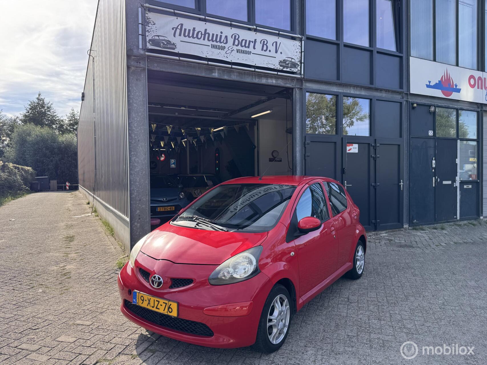 Toyota Toyota Aygo 1.0-12V Comfort 5 Deurs! Airco! APK! NAP Rapport! 2009 - voorkant