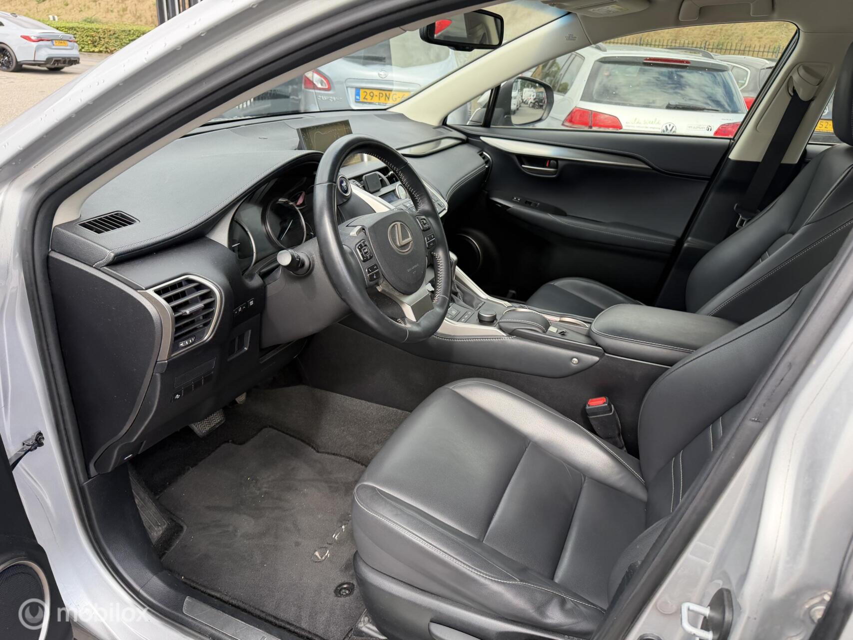 Foto van Lexus Lexus Nx300h