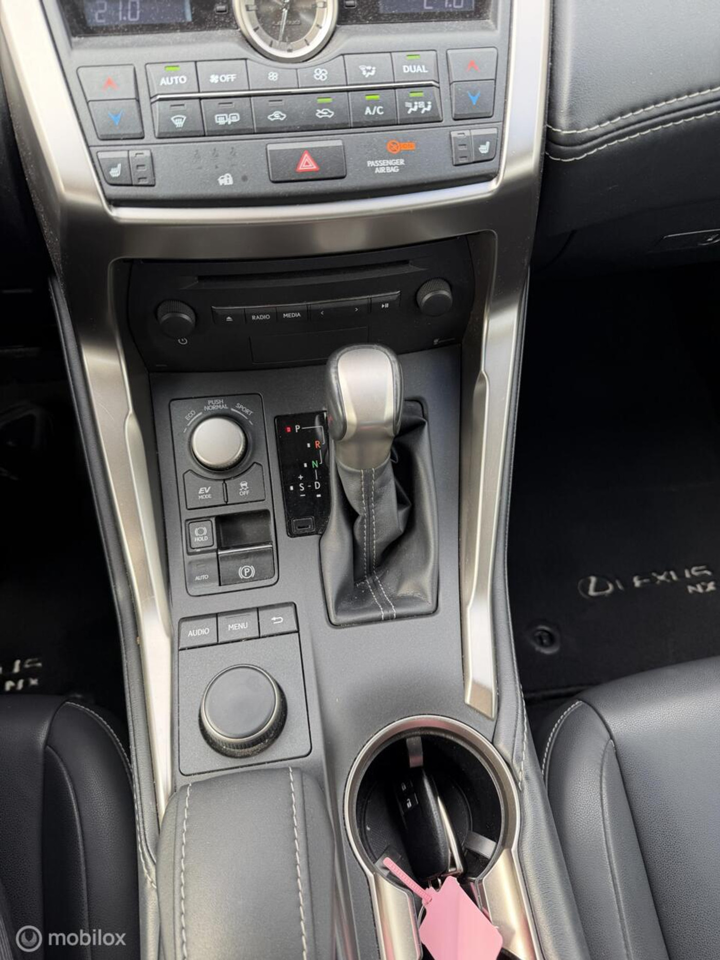 Foto van Lexus Lexus Nx300h