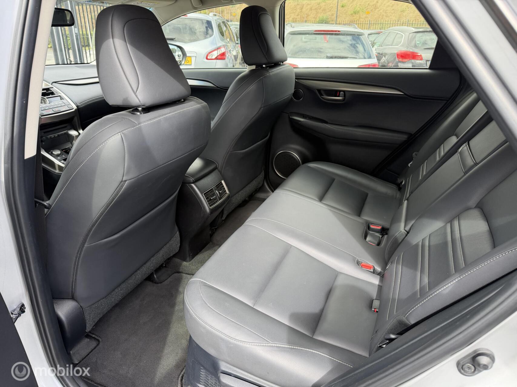 Foto van Lexus Lexus Nx300h