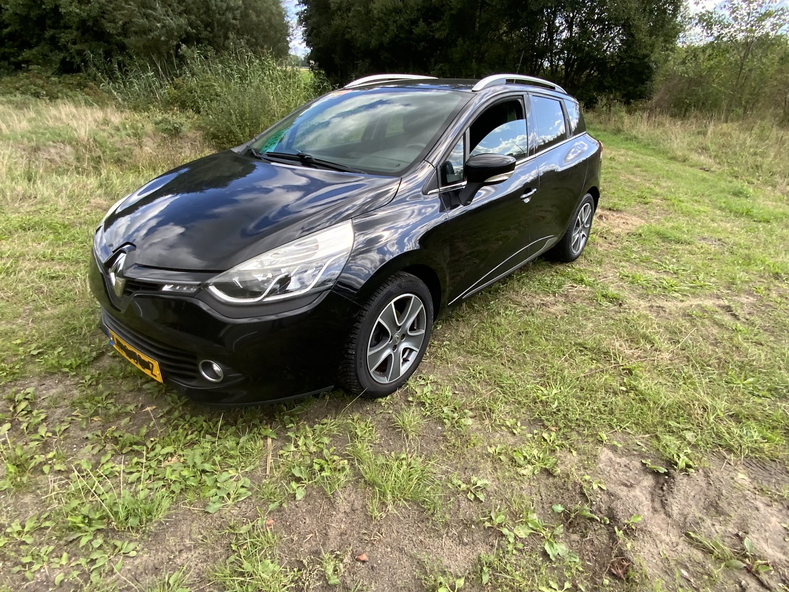 Renault Clio Estate 0.9 TCe Night&Day 2016 - voorkant