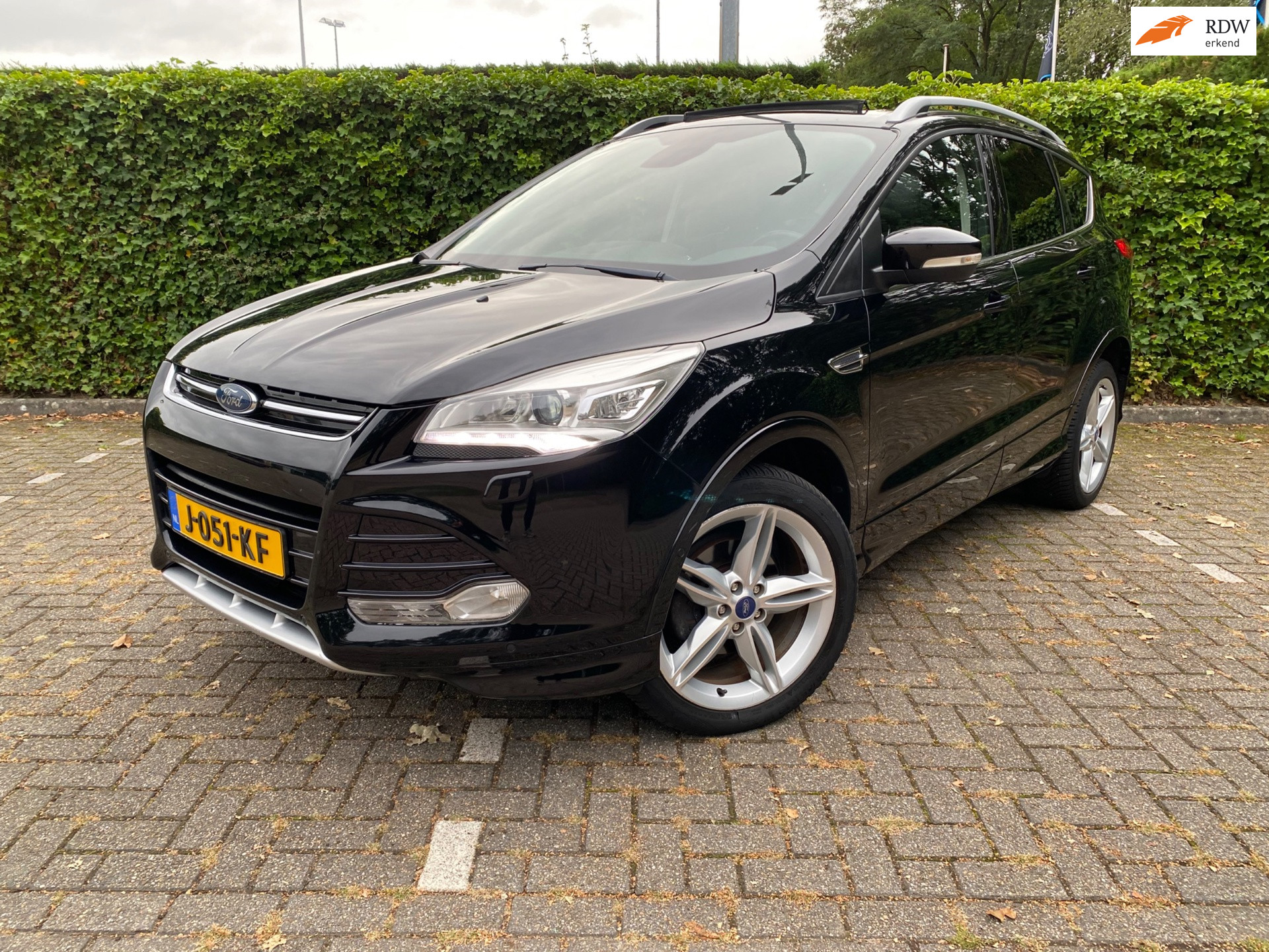 Ford Kuga 1.5 Titanium Styling Pack NW DB|Pano|Camera |Valet Parking 2016 - voorkant