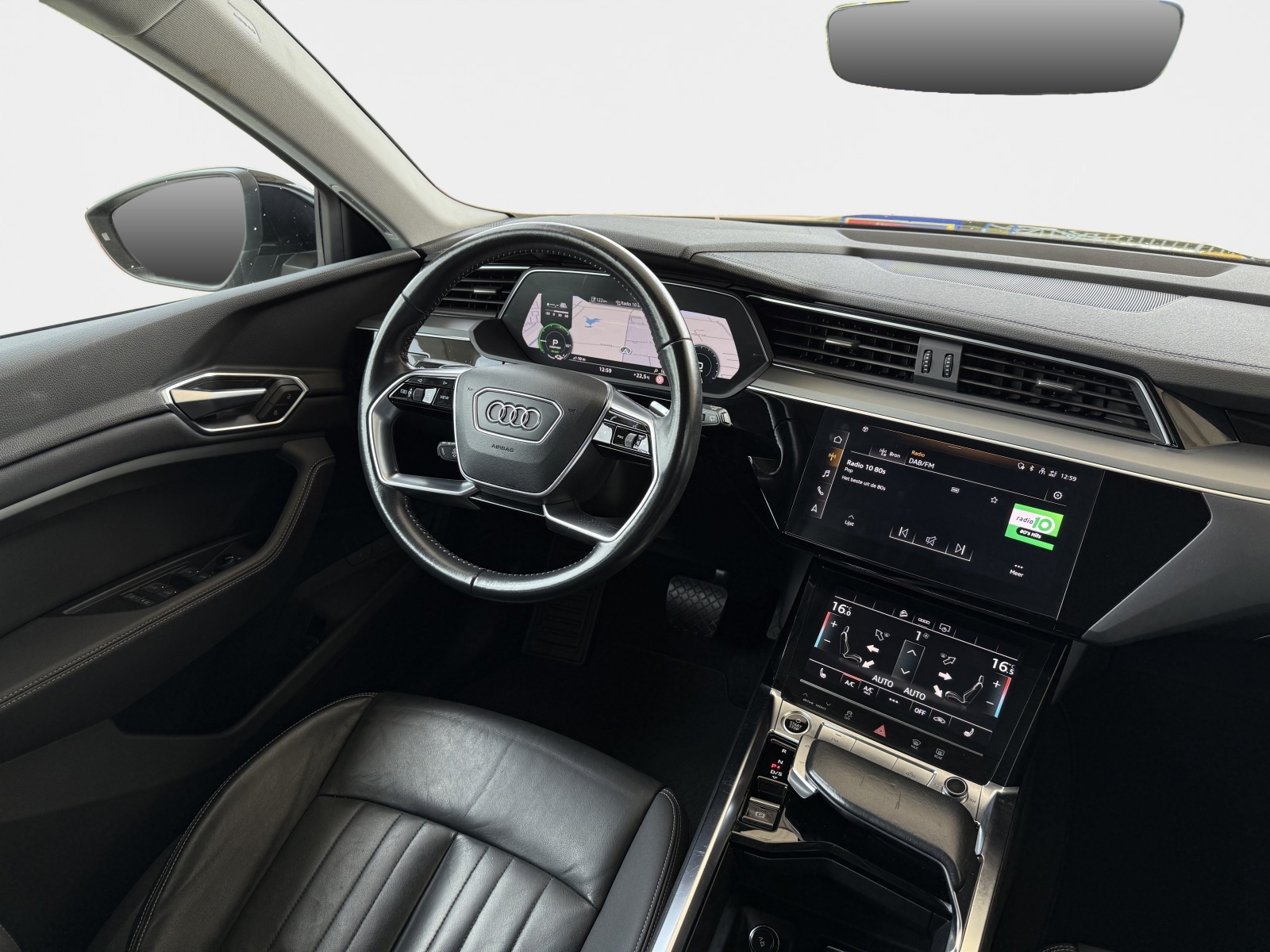 Foto van Audi E-tron 55