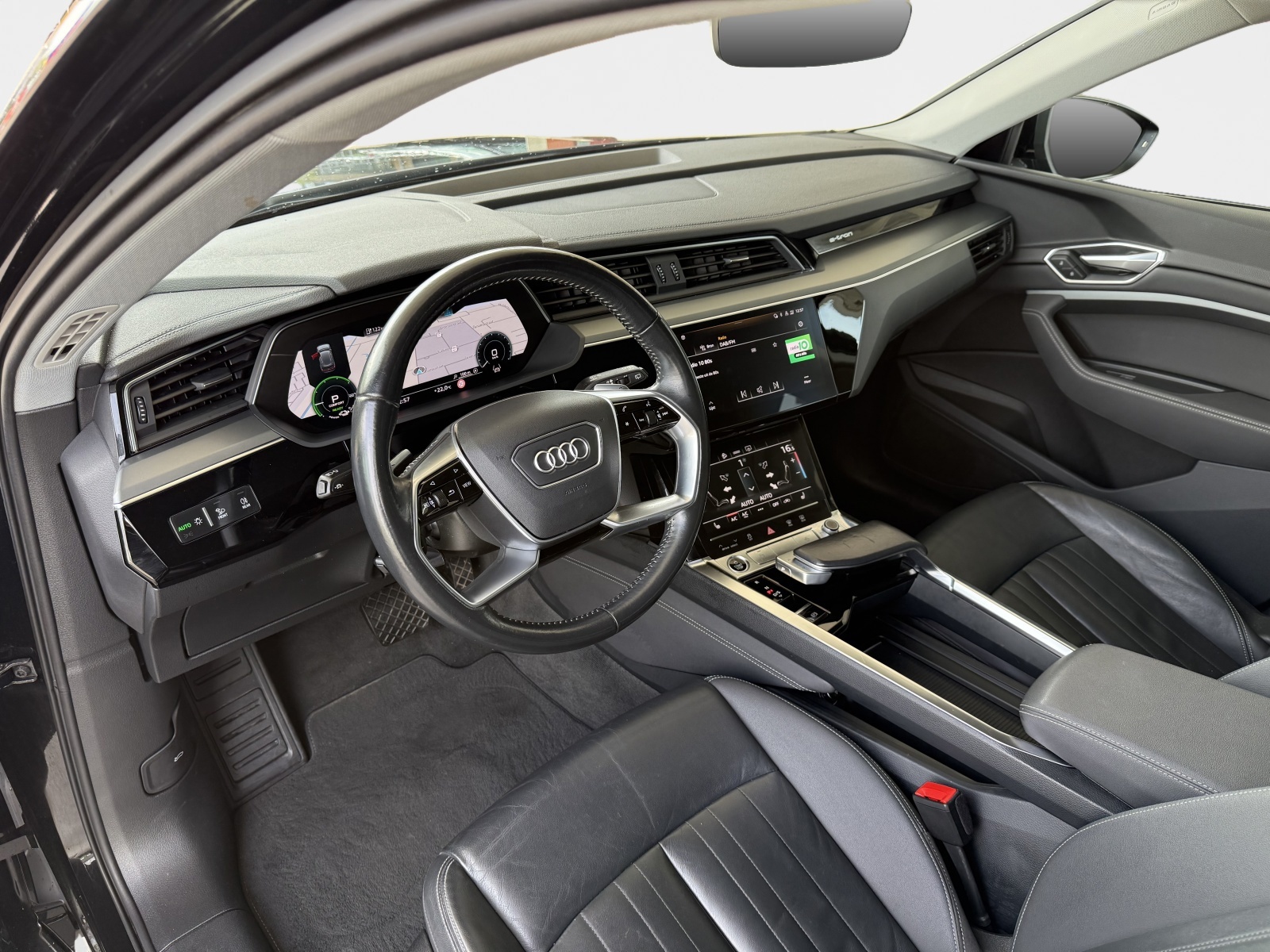 Foto van Audi E-tron 55
