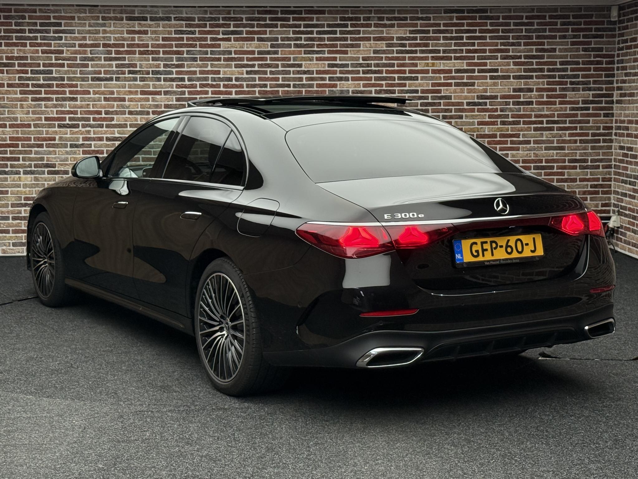 Foto van Mercedes-Benz E 300 E