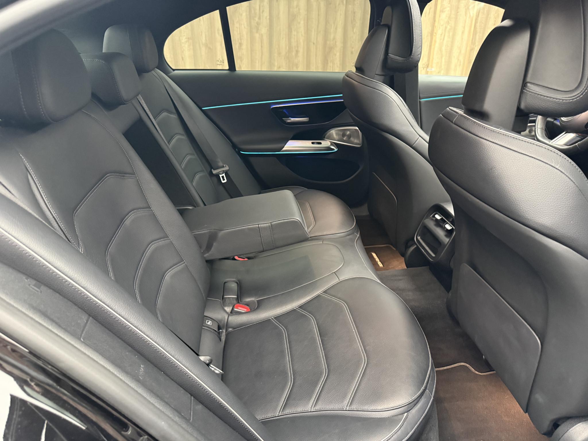 Foto van Mercedes-Benz E 300 E