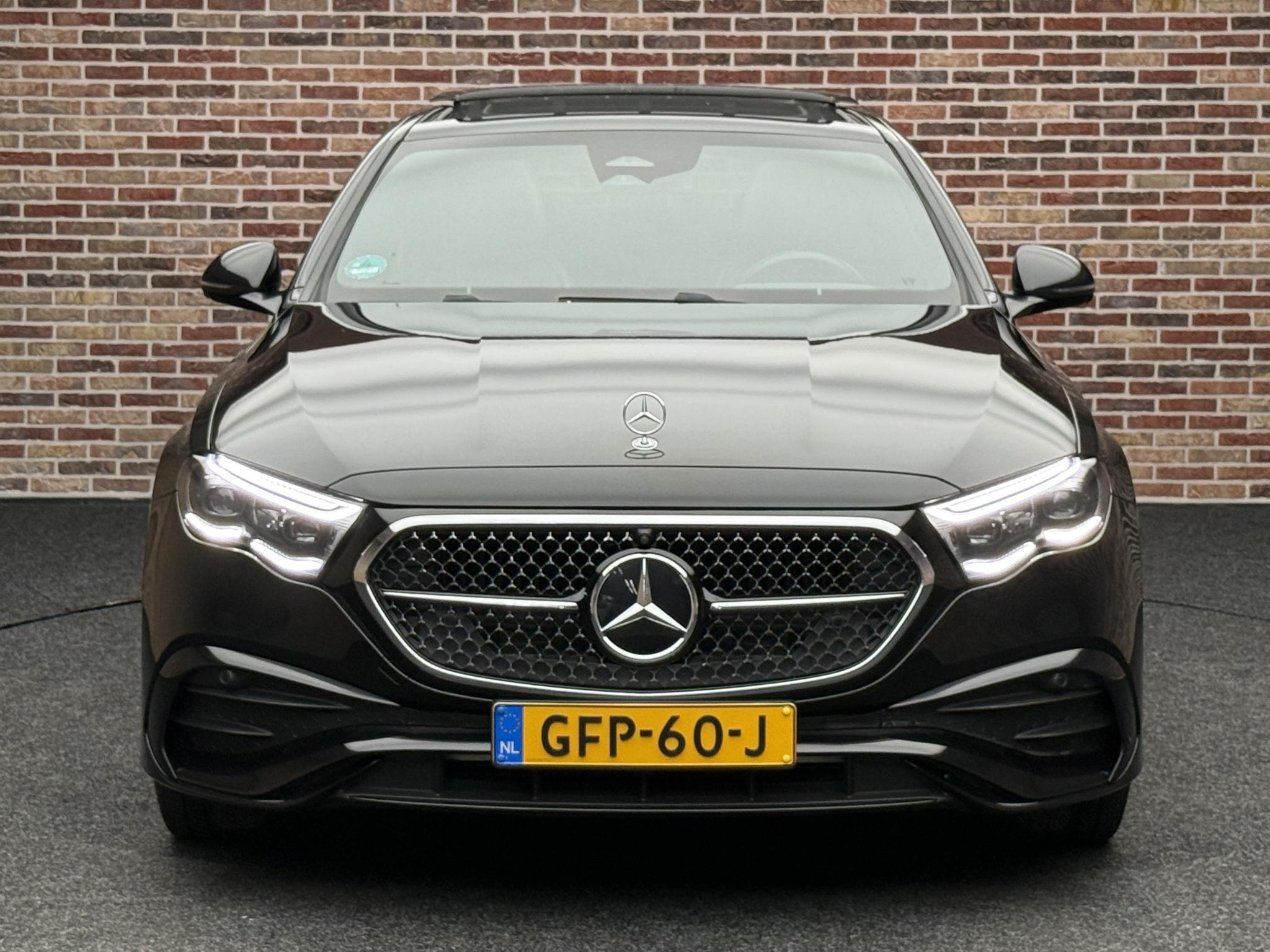 Foto van Mercedes-Benz E 300 E