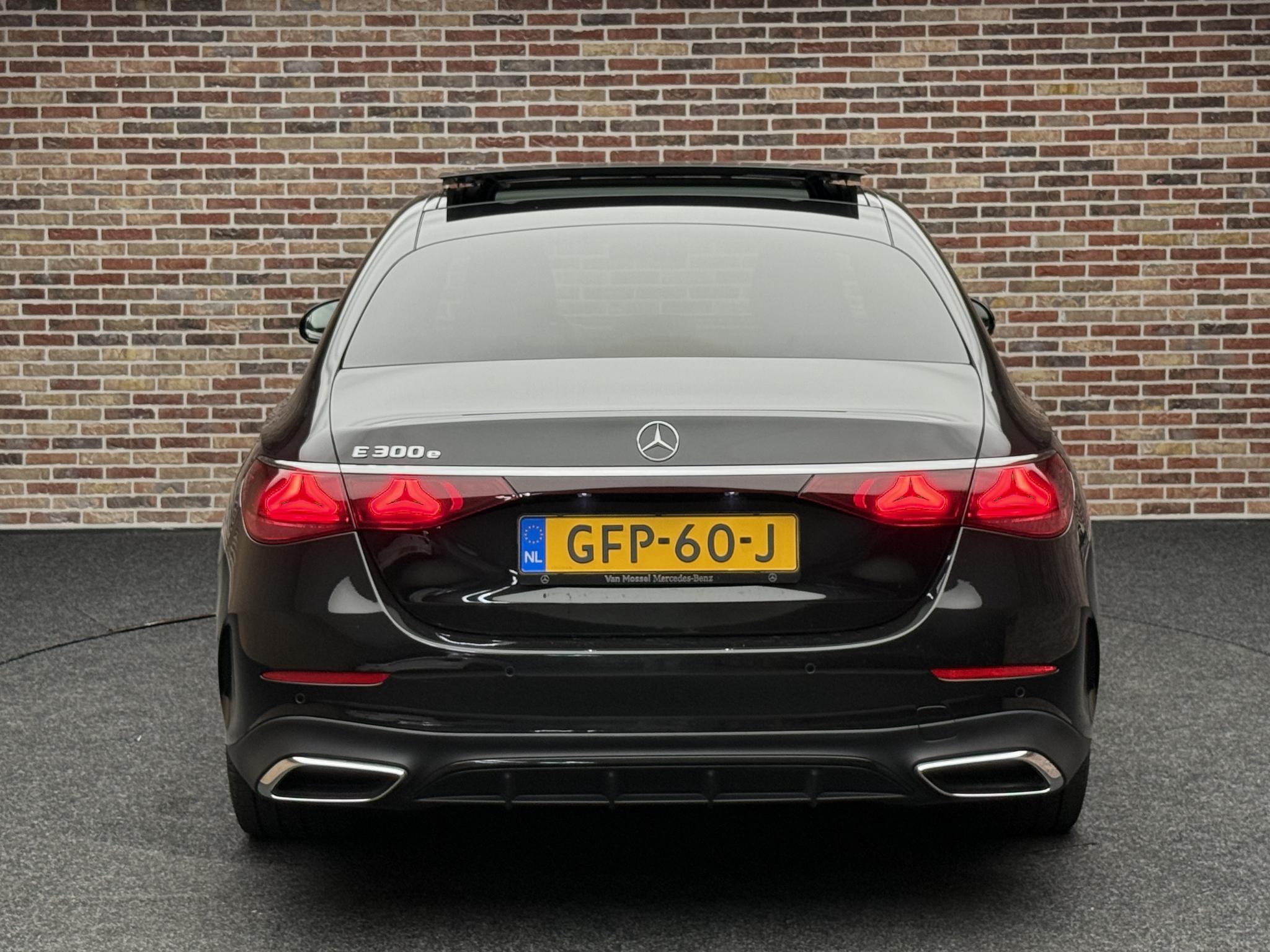 Foto van Mercedes-Benz E 300 E
