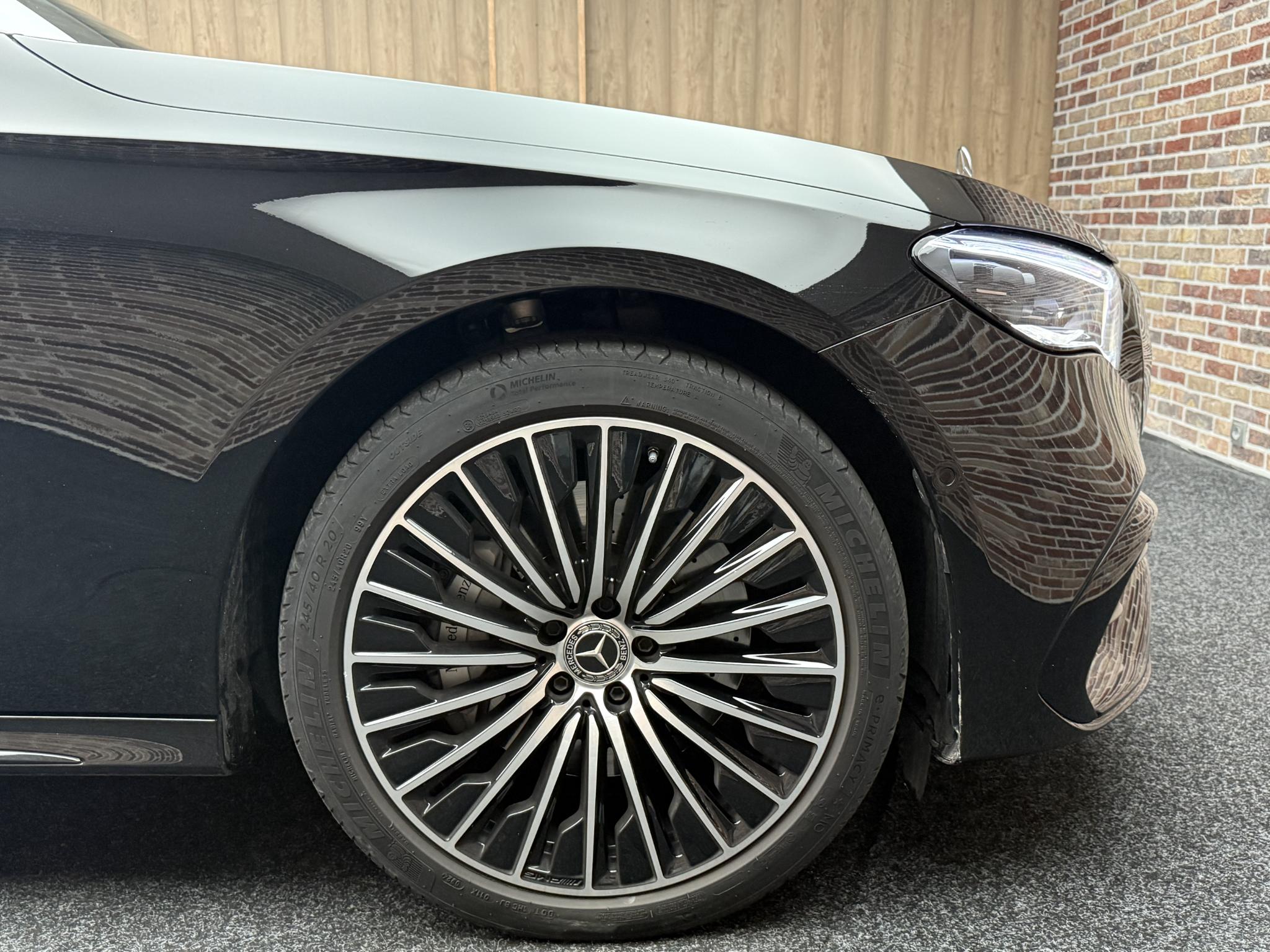 Foto van Mercedes-Benz E 300 E