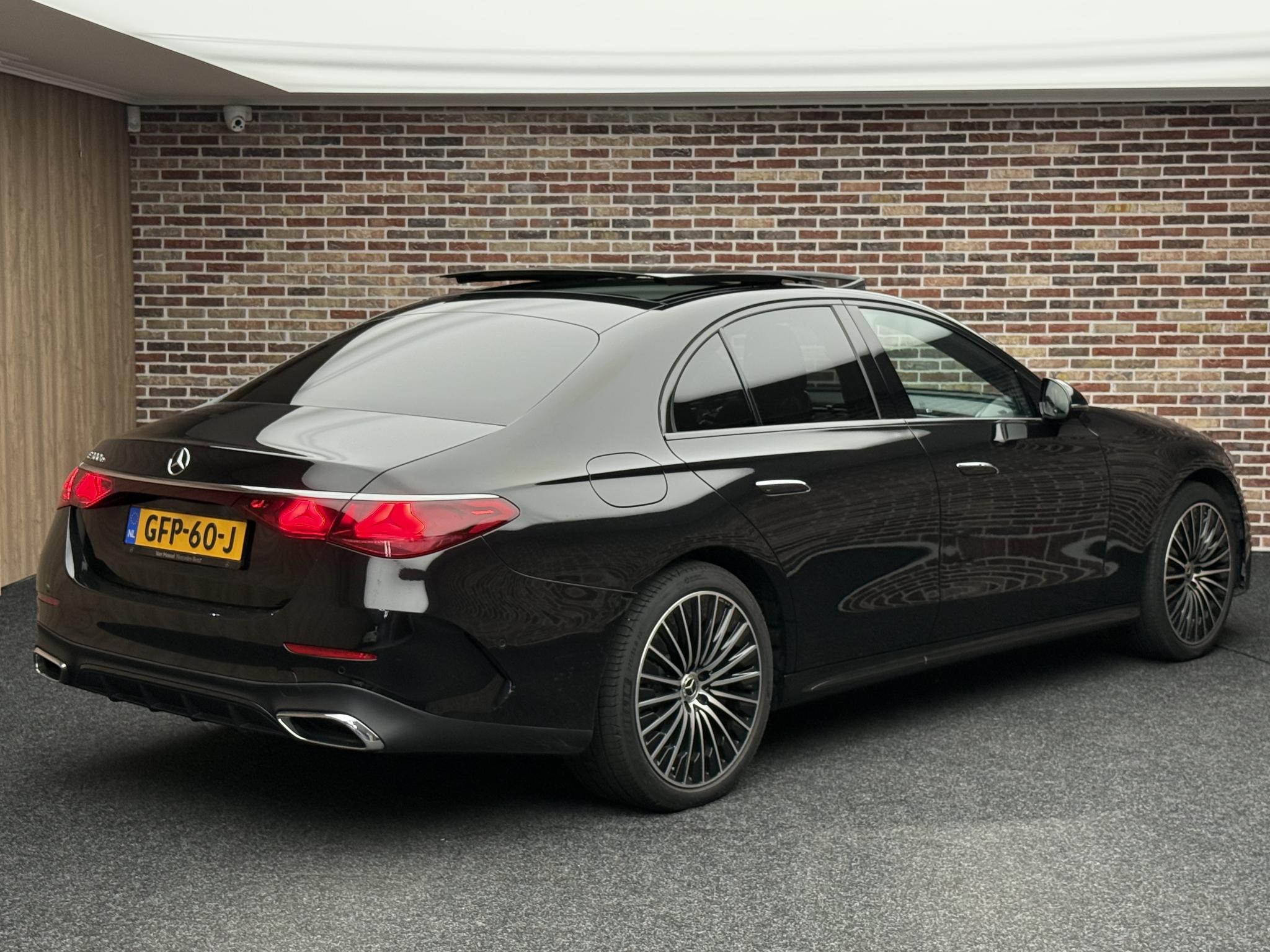 Foto van Mercedes-Benz E 300 E