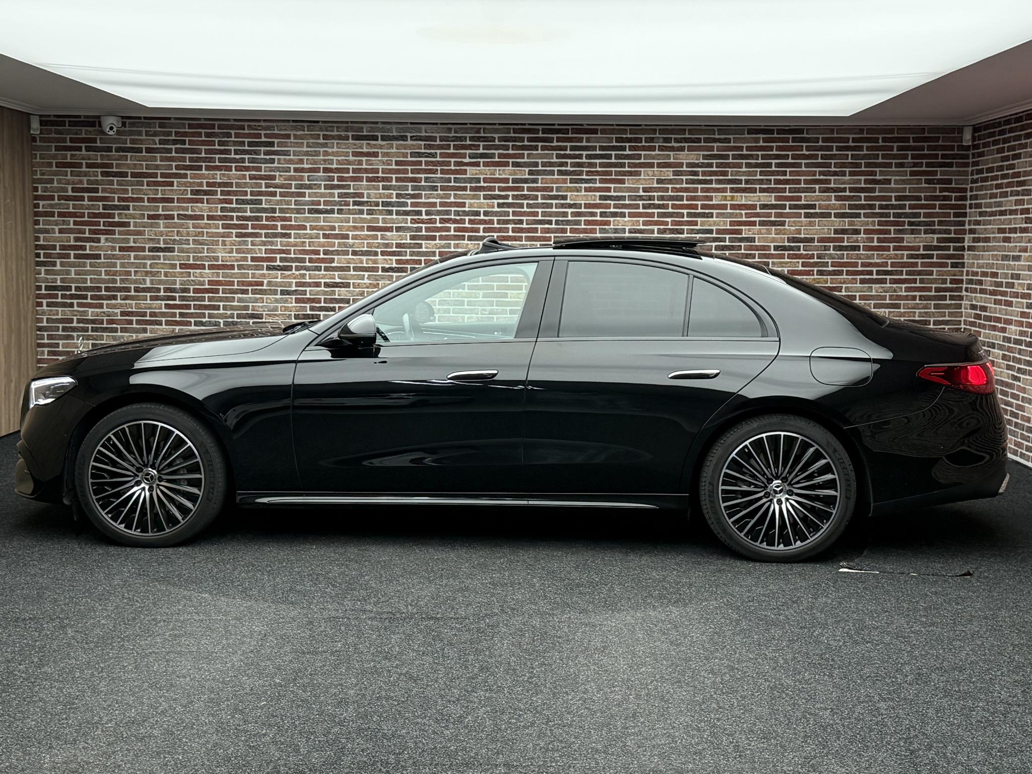 Foto van Mercedes-Benz E 300 E