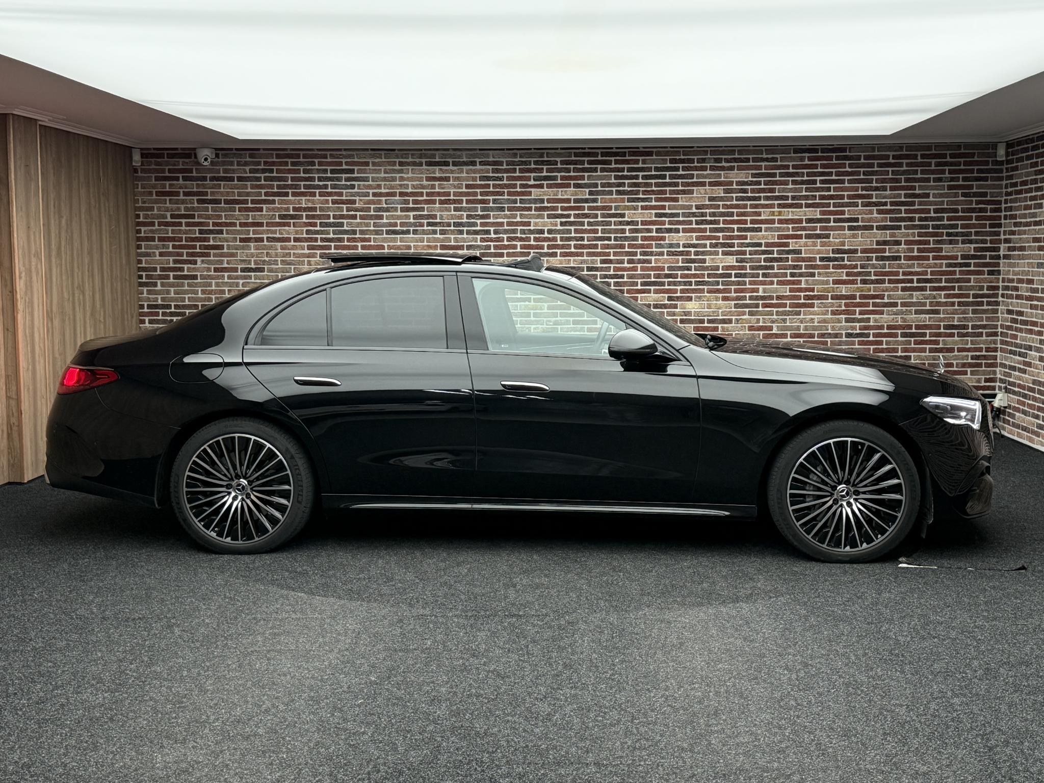 Foto van Mercedes-Benz E 300 E