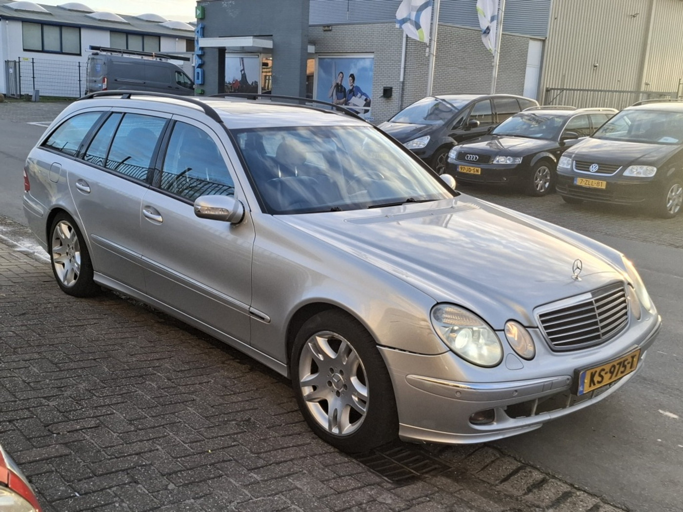 Foto van Mercedes-Benz E 350