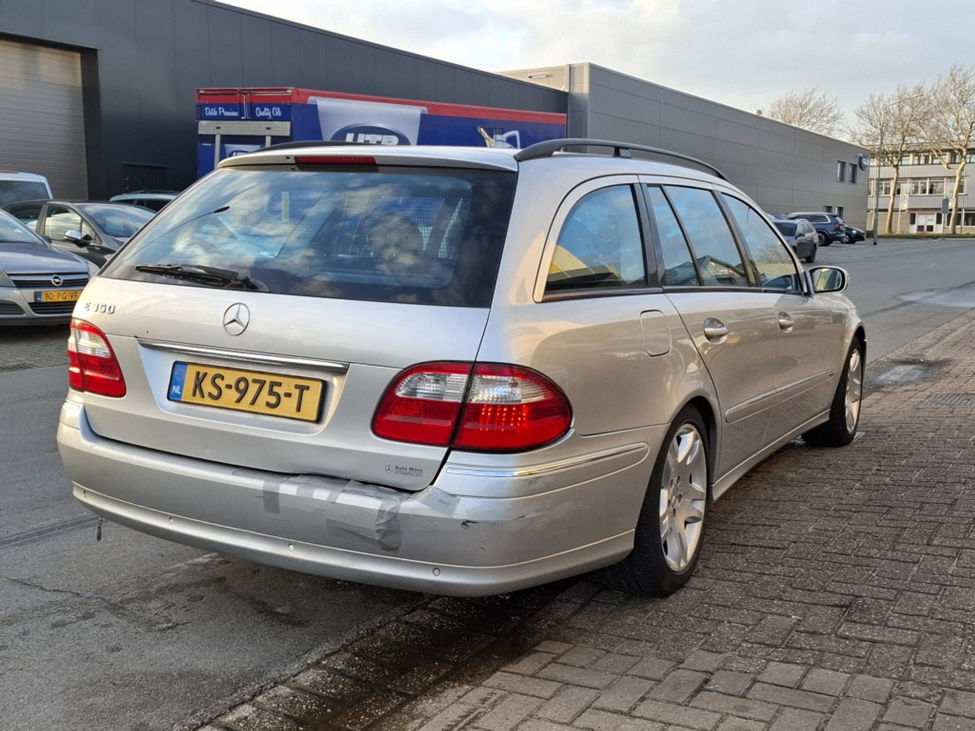 Foto van Mercedes-Benz E 350