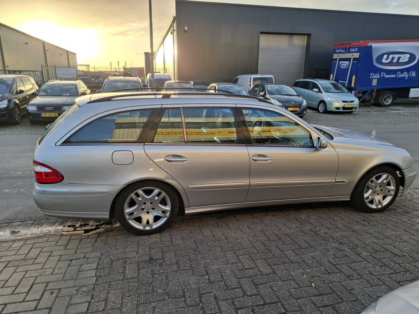 Foto van Mercedes-Benz E 350